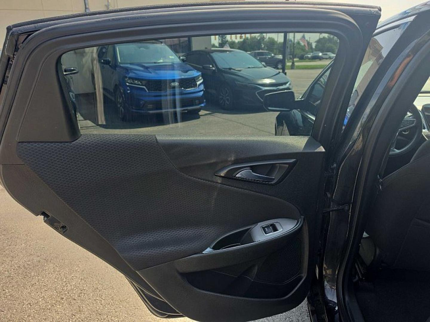 2019 BLACK /BLACK Chevrolet Malibu LT (1G1ZD5ST2KF) with an 1.5L L4 DOHC 16V engine, 6A transmission, located at 3304 Woodville Road, Northwood, OH, 43619, (419) 210-8019, 41.612694, -83.480743 - Your #1 Destination for Auto Loans and mdash;No Matter Your Credit!At our dealership, we believe everyone deserves the opportunity to drive their dream car and mdash;whether you have good credit, bad credit, or no credit at all. With a wide selection of hundreds of cars, trucks, and SUVs, you'll fin- Photo#9
