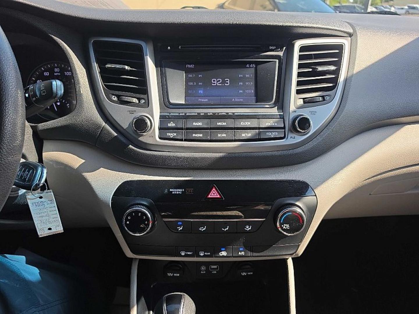 2018 GRAY /GRAY Hyundai Tucson SE AWD (KM8J2CA43JU) with an 2.0L L4 DOHC 16V engine, 6A transmission, located at 3304 Woodville Road, Northwood, OH, 43619, (419) 210-8019, 41.612694, -83.480743 - Your #1 Destination for Auto Loans and mdash;No Matter Your Credit!At our dealership, we believe everyone deserves the opportunity to drive their dream car and mdash;whether you have good credit, bad credit, or no credit at all. With a wide selection of hundreds of cars, trucks, and SUVs, you'll fin- Photo#20
