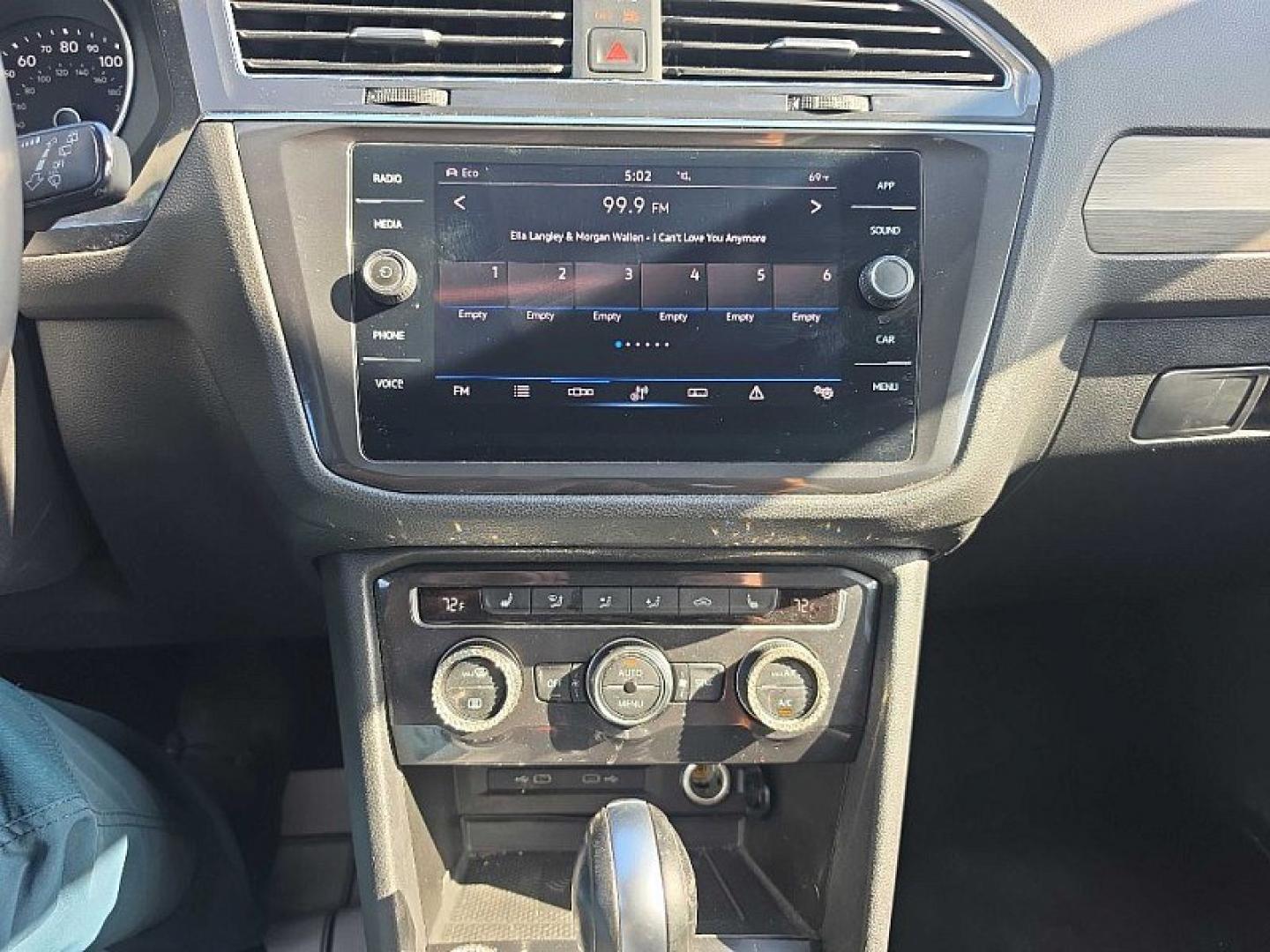 2021 BLUE /PUSHB Volkswagen Tiguan SE 4Motion AWD (3VV2B7AX0MM) with an 2.0L L4 DOHC 16V TURBO engine, 8A transmission, located at 3304 Woodville Road, Northwood, OH, 43619, (419) 210-8019, 41.612694, -83.480743 - Your #1 Destination for Auto Loans and mdash;No Matter Your Credit!At our dealership, we believe everyone deserves the opportunity to drive their dream car and mdash;whether you have good credit, bad credit, or no credit at all. With a wide selection of hundreds of cars, trucks, and SUVs, you'll fin- Photo#20