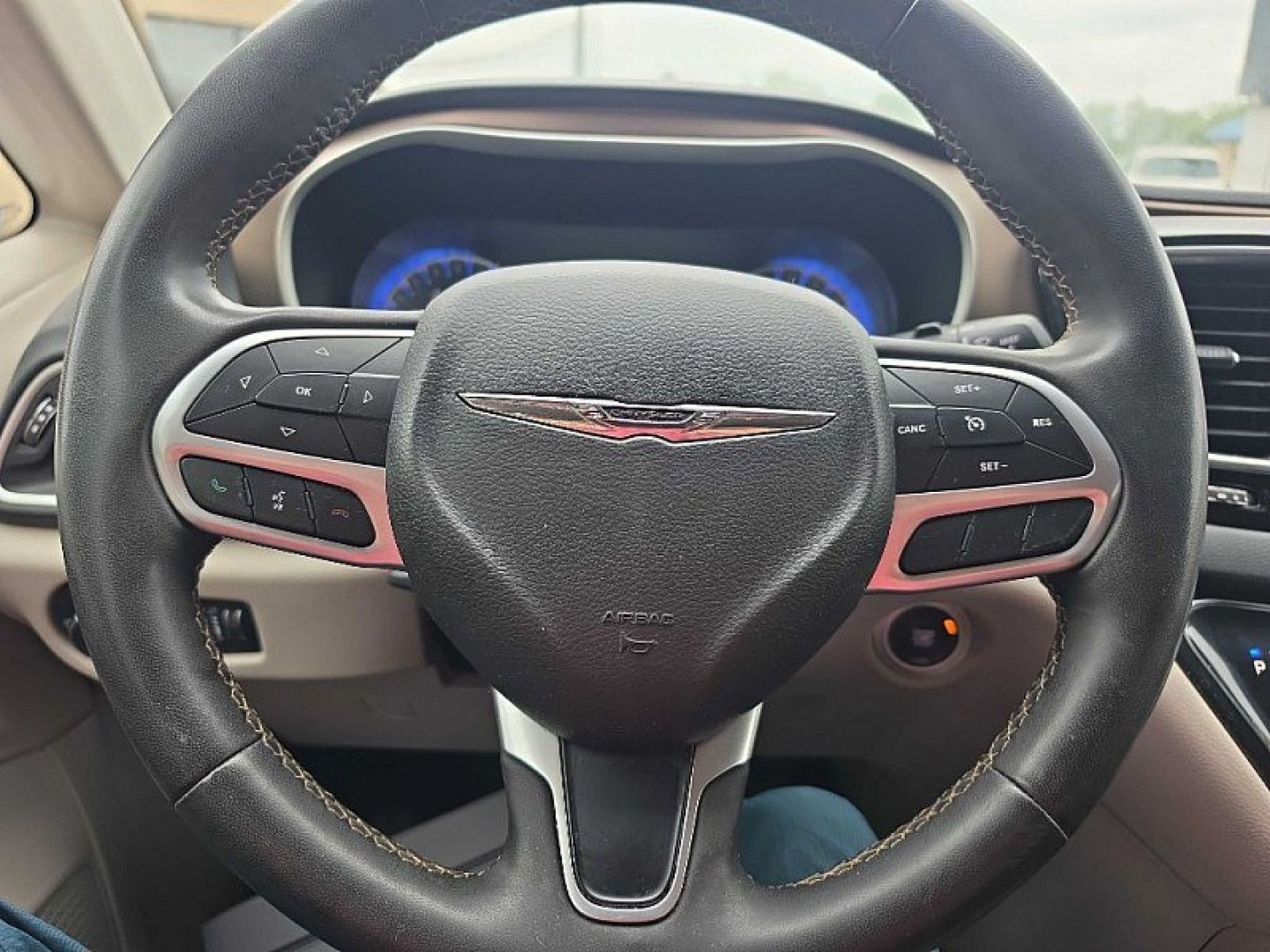 2022 GRAY /BLACK Chrysler Voyager LX (2C4RC1CG0NR) with an 3.6L V6 DOHC 24V engine, 9A transmission, located at 3304 Woodville Road, Northwood, OH, 43619, (419) 210-8019, 41.612694, -83.480743 - Your #1 Destination for Auto Loans and mdash;No Matter Your Credit!At our dealership, we believe everyone deserves the opportunity to drive their dream car and mdash;whether you have good credit, bad credit, or no credit at all. With a wide selection of hundreds of cars, trucks, and SUVs, you'll fin- Photo#18