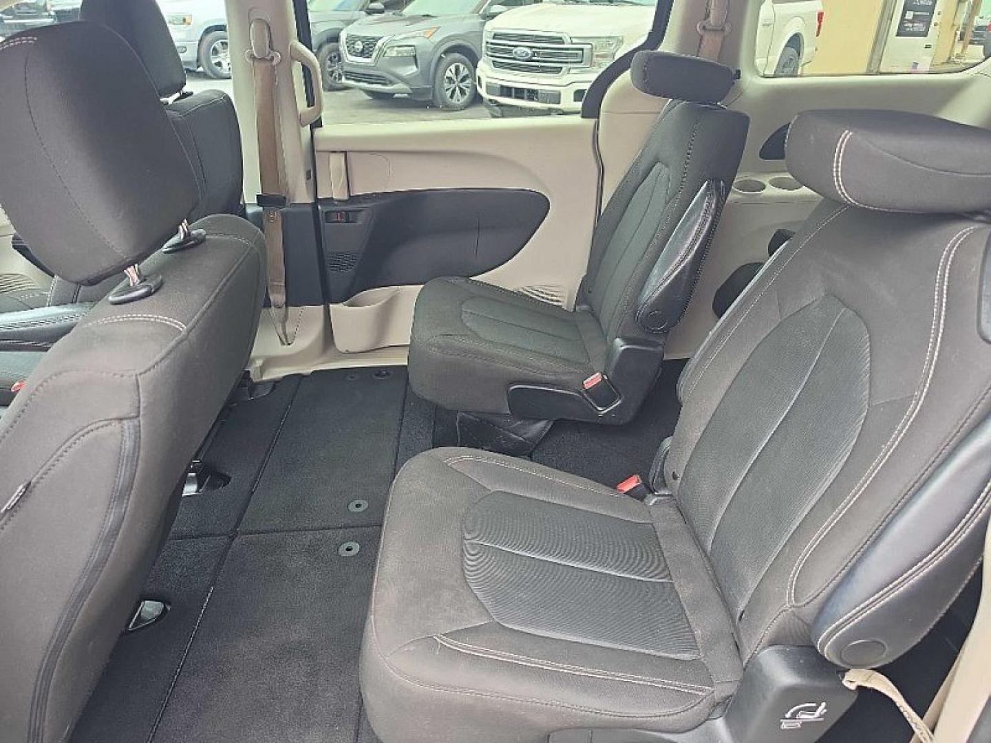 2022 GRAY /BLACK Chrysler Voyager LX (2C4RC1CG0NR) with an 3.6L V6 DOHC 24V engine, 9A transmission, located at 3304 Woodville Road, Northwood, OH, 43619, (419) 210-8019, 41.612694, -83.480743 - Your #1 Destination for Auto Loans and mdash;No Matter Your Credit!At our dealership, we believe everyone deserves the opportunity to drive their dream car and mdash;whether you have good credit, bad credit, or no credit at all. With a wide selection of hundreds of cars, trucks, and SUVs, you'll fin- Photo#33