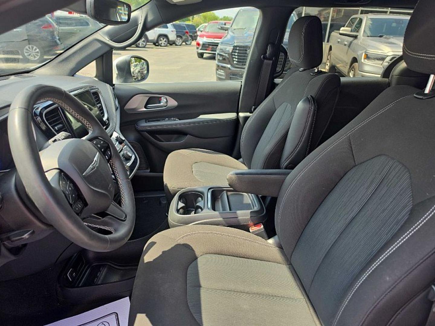 2023 SILVER /BLACK Chrysler Pacifica Touring (2C4RC1FG1PR) with an 3.6L V6 DOHC 24V engine, 9A transmission, located at 3304 Woodville Road, Northwood, OH, 43619, (419) 210-8019, 41.612694, -83.480743 - Your #1 Destination for Auto Loans and mdash;No Matter Your Credit!At our dealership, we believe everyone deserves the opportunity to drive their dream car and mdash;whether you have good credit, bad credit, or no credit at all. With a wide selection of hundreds of cars, trucks, and SUVs, you'll fin- Photo#9