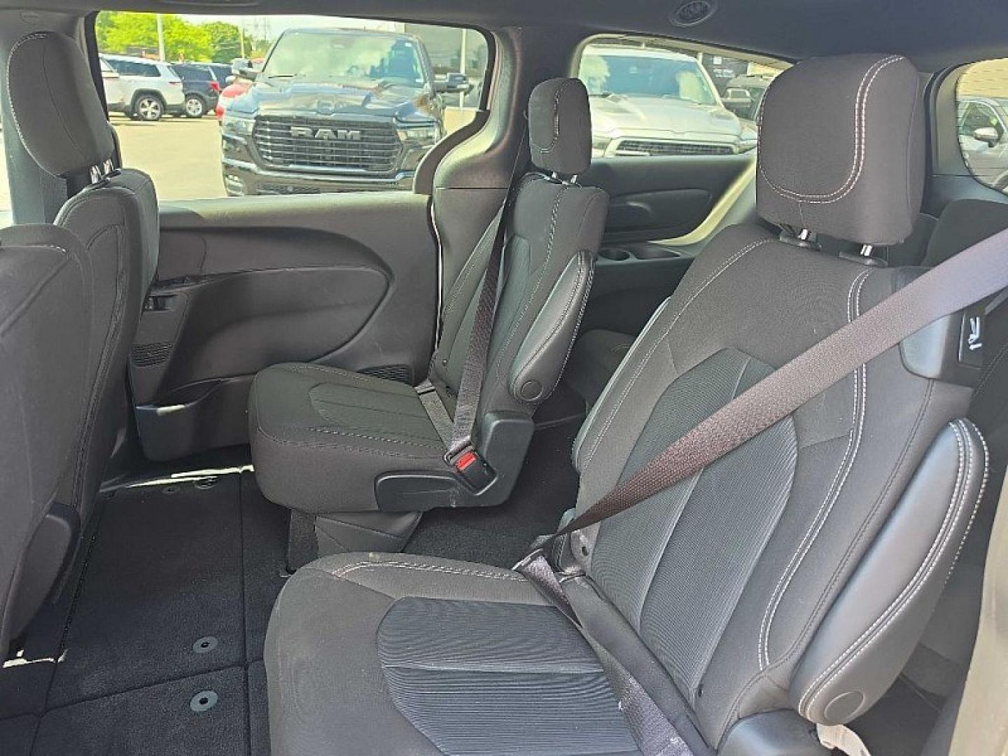 2023 SILVER /BLACK Chrysler Pacifica Touring (2C4RC1FG1PR) with an 3.6L V6 DOHC 24V engine, 9A transmission, located at 3304 Woodville Road, Northwood, OH, 43619, (419) 210-8019, 41.612694, -83.480743 - Your #1 Destination for Auto Loans and mdash;No Matter Your Credit!At our dealership, we believe everyone deserves the opportunity to drive their dream car and mdash;whether you have good credit, bad credit, or no credit at all. With a wide selection of hundreds of cars, trucks, and SUVs, you'll fin- Photo#10