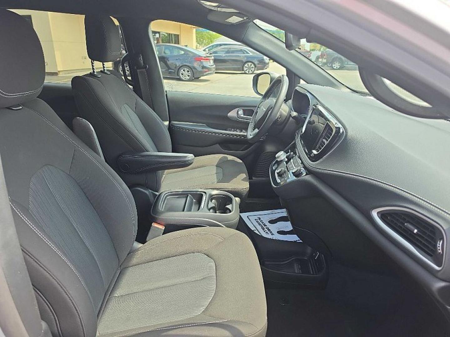 2023 SILVER /BLACK Chrysler Pacifica Touring (2C4RC1FG1PR) with an 3.6L V6 DOHC 24V engine, 9A transmission, located at 3304 Woodville Road, Northwood, OH, 43619, (419) 210-8019, 41.612694, -83.480743 - Your #1 Destination for Auto Loans and mdash;No Matter Your Credit!At our dealership, we believe everyone deserves the opportunity to drive their dream car and mdash;whether you have good credit, bad credit, or no credit at all. With a wide selection of hundreds of cars, trucks, and SUVs, you'll fin- Photo#16