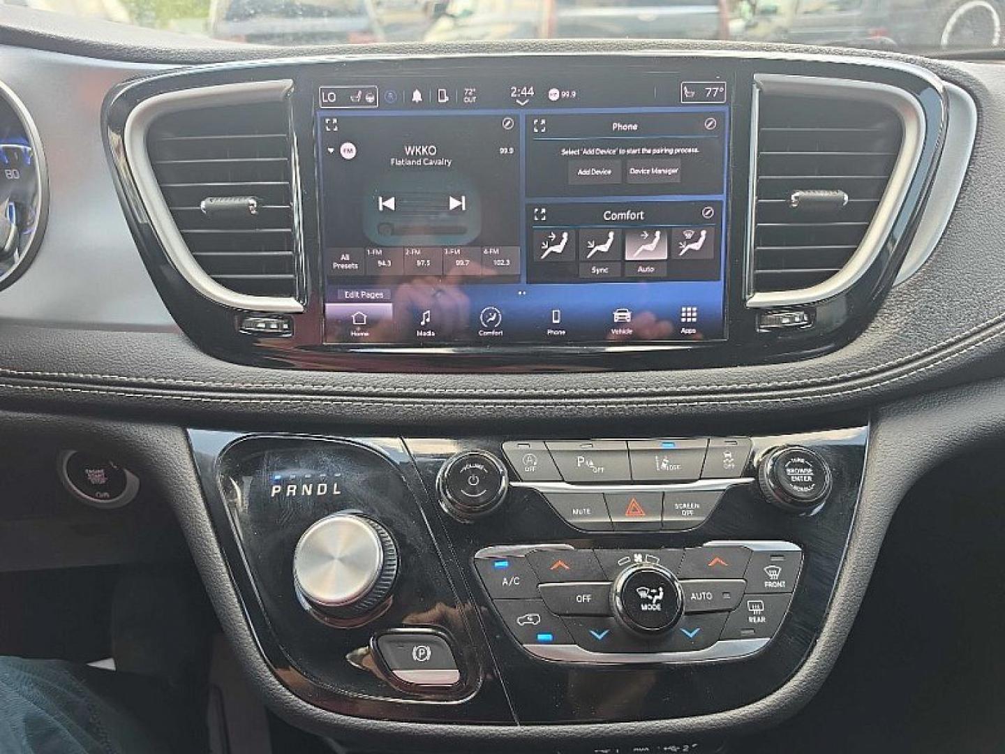 2023 SILVER /BLACK Chrysler Pacifica Touring (2C4RC1FG1PR) with an 3.6L V6 DOHC 24V engine, 9A transmission, located at 3304 Woodville Road, Northwood, OH, 43619, (419) 210-8019, 41.612694, -83.480743 - Your #1 Destination for Auto Loans and mdash;No Matter Your Credit!At our dealership, we believe everyone deserves the opportunity to drive their dream car and mdash;whether you have good credit, bad credit, or no credit at all. With a wide selection of hundreds of cars, trucks, and SUVs, you'll fin- Photo#21