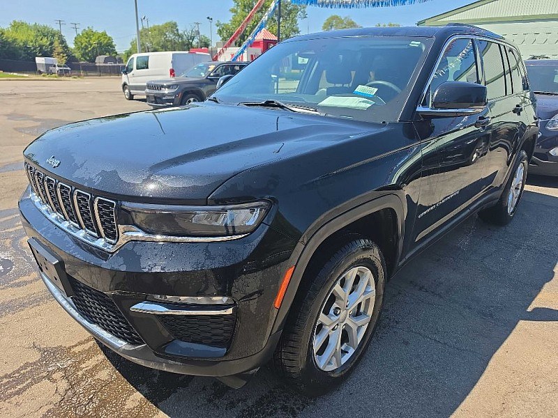 photo of 2023 Jeep Grand Cherokee Limited 4WD