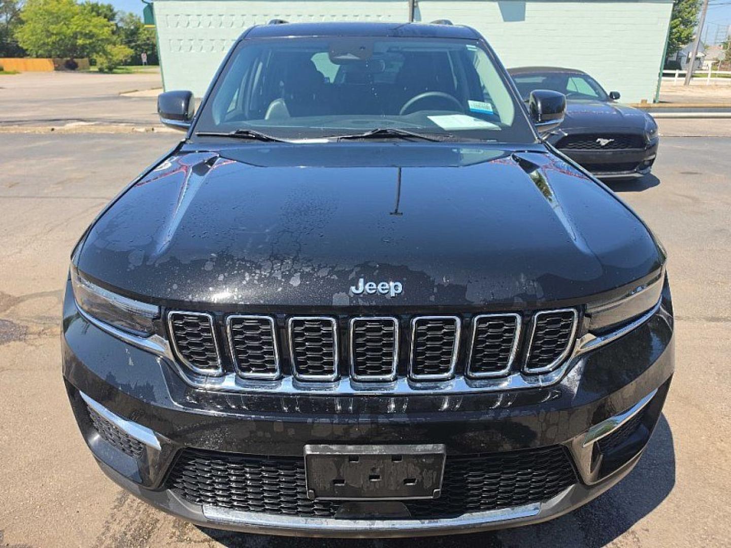2023 BLACK /BLACK Jeep Grand Cherokee Limited 4WD (1C4RJHBG3P8) with an 3.6L V6 DOHC 24V engine, 8A transmission, located at 3304 Woodville Road, Northwood, OH, 43619, (419) 210-8019, 41.612694, -83.480743 - Your #1 Destination for Auto Loans and mdash;No Matter Your Credit!At our dealership, we believe everyone deserves the opportunity to drive their dream car and mdash;whether you have good credit, bad credit, or no credit at all. With a wide selection of hundreds of cars, trucks, and SUVs, you'll fin- Photo#7