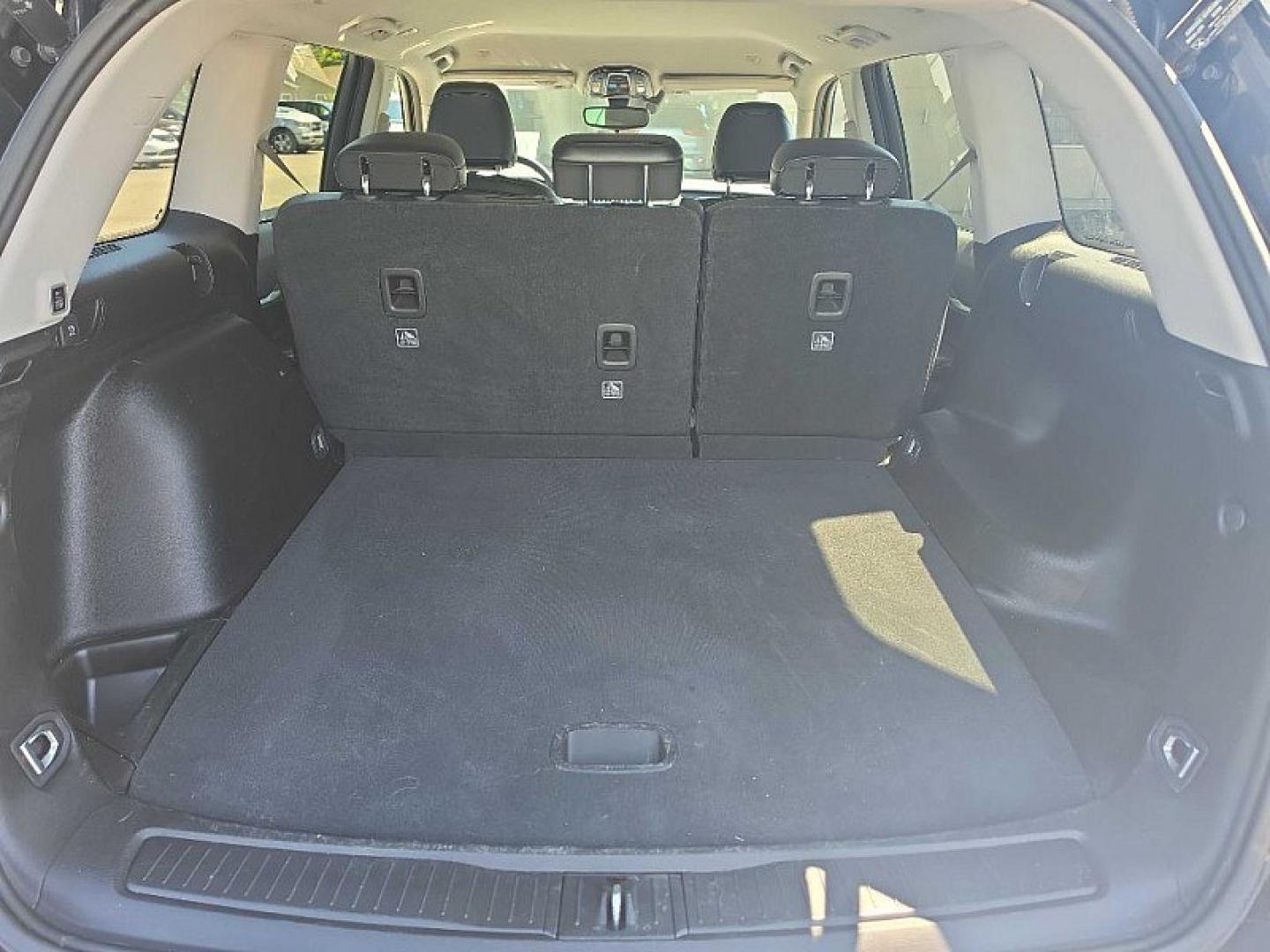 2023 BLACK /BLACK Jeep Grand Cherokee Limited 4WD (1C4RJHBG3P8) with an 3.6L V6 DOHC 24V engine, 8A transmission, located at 3304 Woodville Road, Northwood, OH, 43619, (419) 210-8019, 41.612694, -83.480743 - Your #1 Destination for Auto Loans and mdash;No Matter Your Credit!At our dealership, we believe everyone deserves the opportunity to drive their dream car and mdash;whether you have good credit, bad credit, or no credit at all. With a wide selection of hundreds of cars, trucks, and SUVs, you'll fin- Photo#12