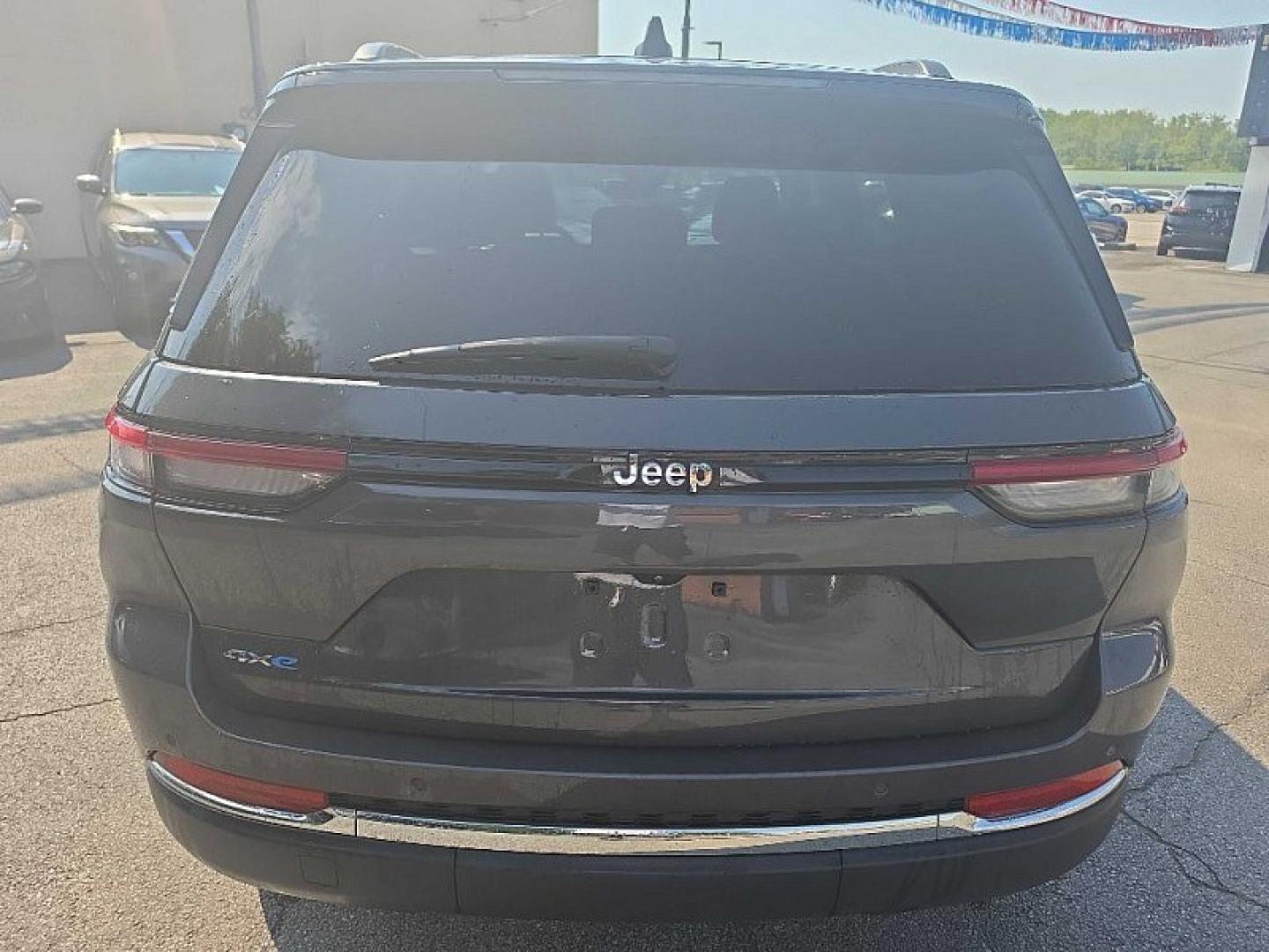 2023 GRAY /BLACK Jeep Grand Cherokee 4xe Limited (1C4RJYB62PC) with an 2.0L L4 DOHC 16V HYBRID engine, 8A transmission, located at 3304 Woodville Road, Northwood, OH, 43619, (419) 210-8019, 41.612694, -83.480743 - Your #1 Destination for Auto Loans and mdash;No Matter Your Credit!At our dealership, we believe everyone deserves the opportunity to drive their dream car and mdash;whether you have good credit, bad credit, or no credit at all. With a wide selection of hundreds of cars, trucks, and SUVs, you'll fin- Photo#3