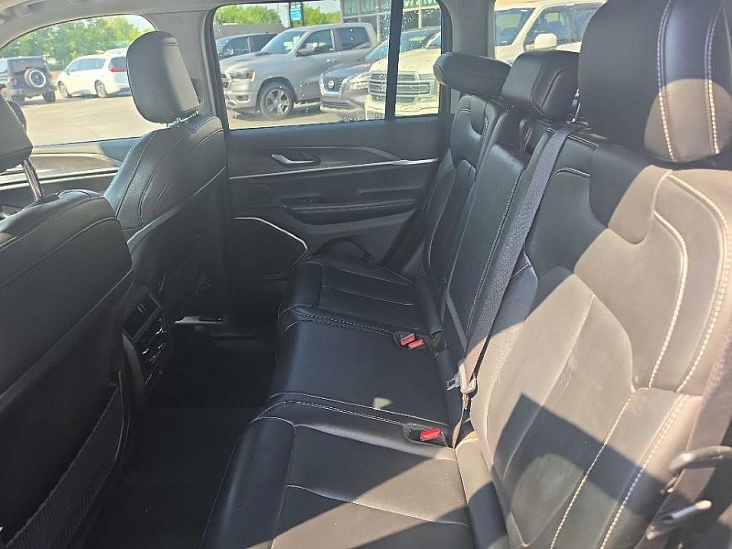 2023 GRAY /BLACK Jeep Grand Cherokee 4xe Limited (1C4RJYB62PC) with an 2.0L L4 DOHC 16V HYBRID engine, 8A transmission, located at 3304 Woodville Road, Northwood, OH, 43619, (419) 210-8019, 41.612694, -83.480743 - Your #1 Destination for Auto Loans and mdash;No Matter Your Credit!At our dealership, we believe everyone deserves the opportunity to drive their dream car and mdash;whether you have good credit, bad credit, or no credit at all. With a wide selection of hundreds of cars, trucks, and SUVs, you'll fin- Photo#11