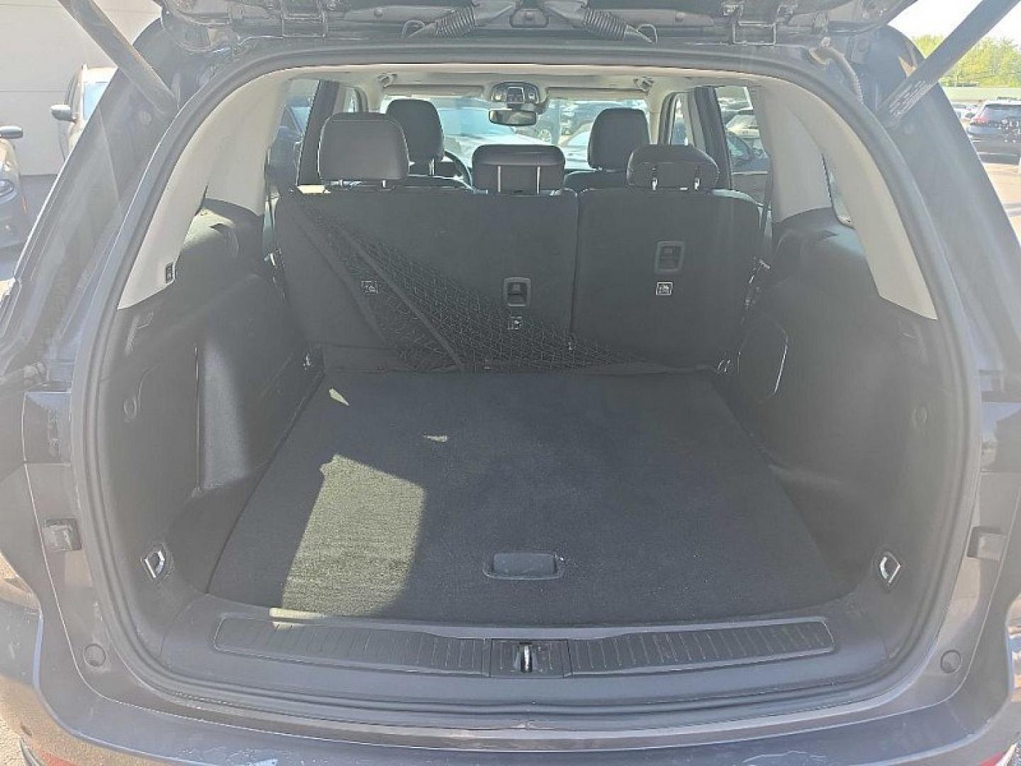 2023 GRAY /BLACK Jeep Grand Cherokee 4xe Limited (1C4RJYB62PC) with an 2.0L L4 DOHC 16V HYBRID engine, 8A transmission, located at 3304 Woodville Road, Northwood, OH, 43619, (419) 210-8019, 41.612694, -83.480743 - Your #1 Destination for Auto Loans and mdash;No Matter Your Credit!At our dealership, we believe everyone deserves the opportunity to drive their dream car and mdash;whether you have good credit, bad credit, or no credit at all. With a wide selection of hundreds of cars, trucks, and SUVs, you'll fin- Photo#12