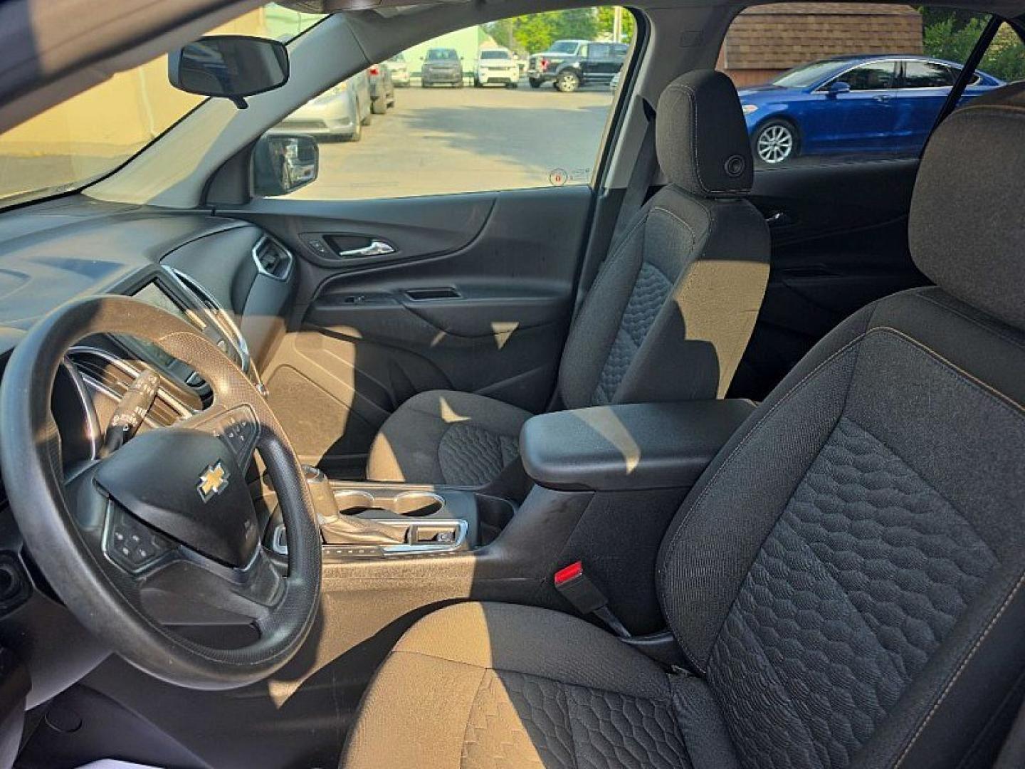 2019 GRAY /BLACK Chevrolet Equinox LT AWD (2GNAXUEV8K6) with an 1.5L L4 DOHC 16V TURBO engine, 6A transmission, located at 3304 Woodville Road, Northwood, OH, 43619, (419) 210-8019, 41.612694, -83.480743 - Your #1 Destination for Auto Loans and mdash;No Matter Your Credit!At our dealership, we believe everyone deserves the opportunity to drive their dream car and mdash;whether you have good credit, bad credit, or no credit at all. With a wide selection of hundreds of cars, trucks, and SUVs, you'll fin- Photo#9