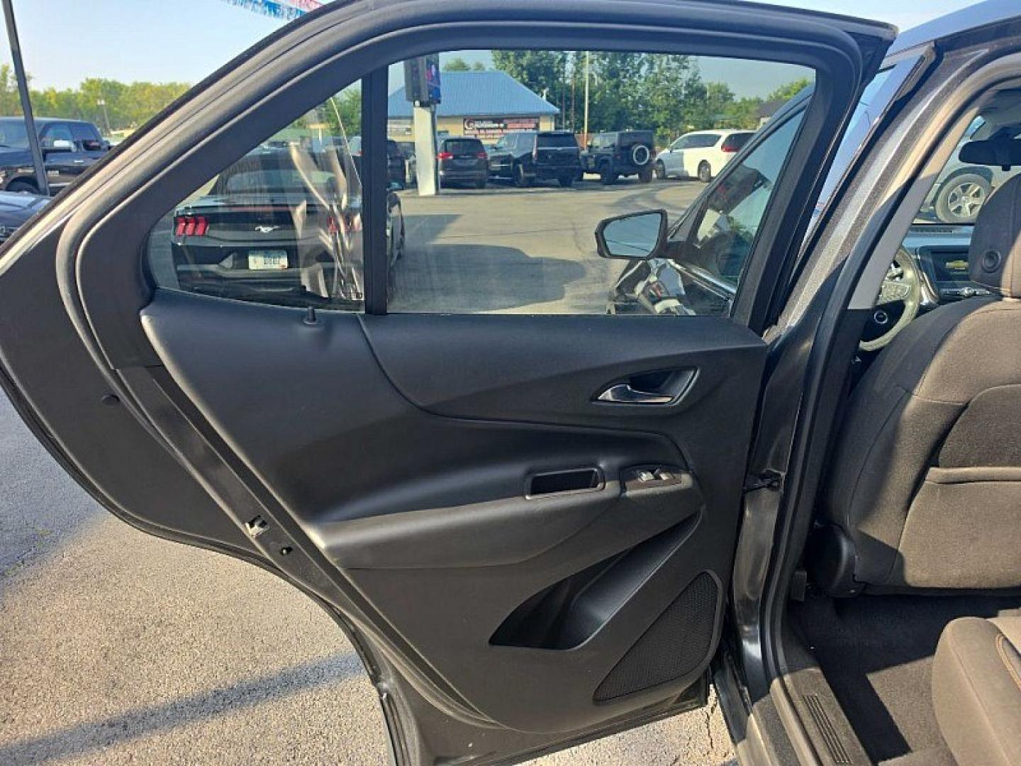 2019 GRAY /BLACK Chevrolet Equinox LT AWD (2GNAXUEV8K6) with an 1.5L L4 DOHC 16V TURBO engine, 6A transmission, located at 3304 Woodville Road, Northwood, OH, 43619, (419) 210-8019, 41.612694, -83.480743 - Your #1 Destination for Auto Loans and mdash;No Matter Your Credit!At our dealership, we believe everyone deserves the opportunity to drive their dream car and mdash;whether you have good credit, bad credit, or no credit at all. With a wide selection of hundreds of cars, trucks, and SUVs, you'll fin- Photo#10