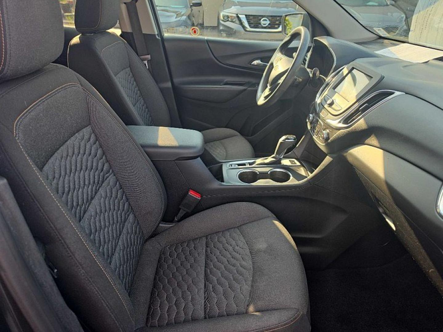 2019 GRAY /BLACK Chevrolet Equinox LT AWD (2GNAXUEV8K6) with an 1.5L L4 DOHC 16V TURBO engine, 6A transmission, located at 3304 Woodville Road, Northwood, OH, 43619, (419) 210-8019, 41.612694, -83.480743 - Your #1 Destination for Auto Loans and mdash;No Matter Your Credit!At our dealership, we believe everyone deserves the opportunity to drive their dream car and mdash;whether you have good credit, bad credit, or no credit at all. With a wide selection of hundreds of cars, trucks, and SUVs, you'll fin- Photo#16