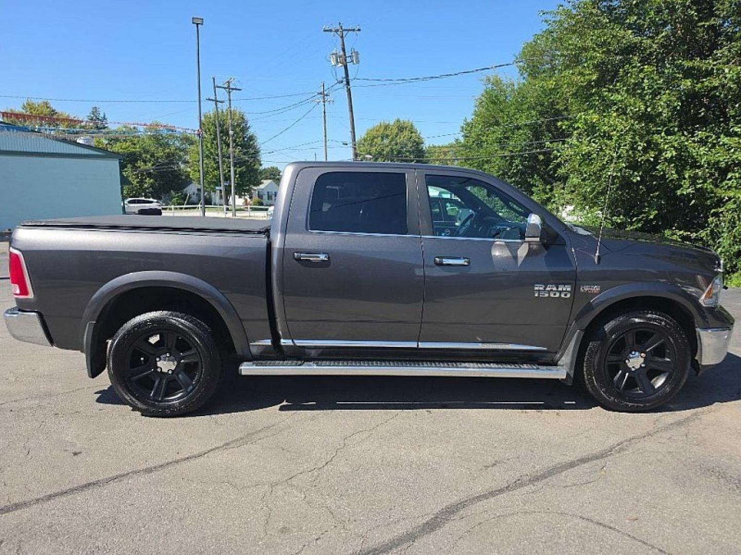 2016 GRAY /BLACK RAM 1500 Longhorn Crew Cab SWB 4WD (1C6RR7PT1GS) with an 5.7L V8 OHV 16V engine, 6A transmission, located at 3304 Woodville Road, Northwood, OH, 43619, (419) 210-8019, 41.612694, -83.480743 - Your #1 Destination for Auto Loans and mdash;No Matter Your Credit!At our dealership, we believe everyone deserves the opportunity to drive their dream car and mdash;whether you have good credit, bad credit, or no credit at all. With a wide selection of hundreds of cars, trucks, and SUVs, you'll fin- Photo#5