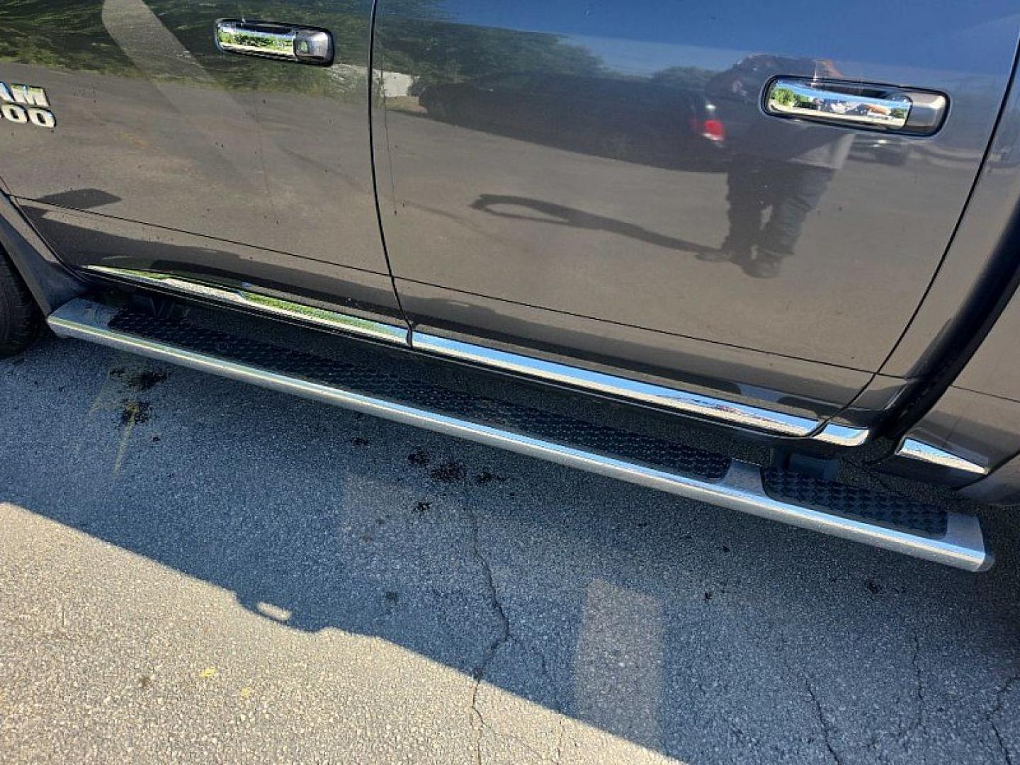 2016 GRAY /BLACK RAM 1500 Longhorn Crew Cab SWB 4WD (1C6RR7PT1GS) with an 5.7L V8 OHV 16V engine, 6A transmission, located at 3304 Woodville Road, Northwood, OH, 43619, (419) 210-8019, 41.612694, -83.480743 - Your #1 Destination for Auto Loans and mdash;No Matter Your Credit!At our dealership, we believe everyone deserves the opportunity to drive their dream car and mdash;whether you have good credit, bad credit, or no credit at all. With a wide selection of hundreds of cars, trucks, and SUVs, you'll fin- Photo#10