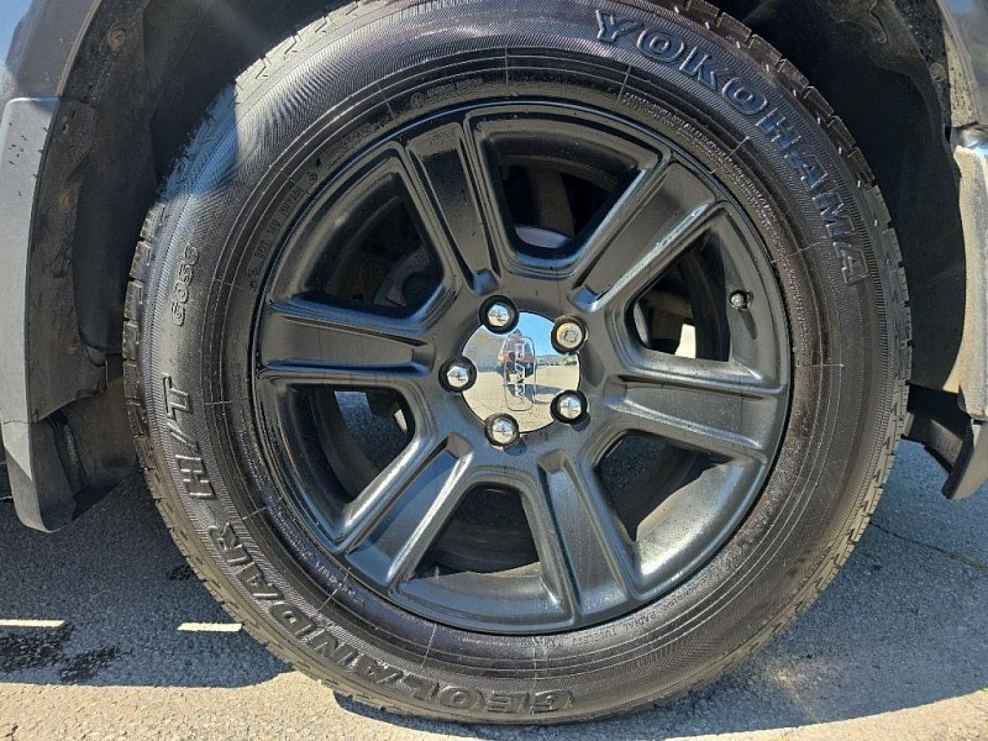 2016 GRAY /BLACK RAM 1500 Longhorn Crew Cab SWB 4WD (1C6RR7PT1GS) with an 5.7L V8 OHV 16V engine, 6A transmission, located at 3304 Woodville Road, Northwood, OH, 43619, (419) 210-8019, 41.612694, -83.480743 - Your #1 Destination for Auto Loans and mdash;No Matter Your Credit!At our dealership, we believe everyone deserves the opportunity to drive their dream car and mdash;whether you have good credit, bad credit, or no credit at all. With a wide selection of hundreds of cars, trucks, and SUVs, you'll fin- Photo#17