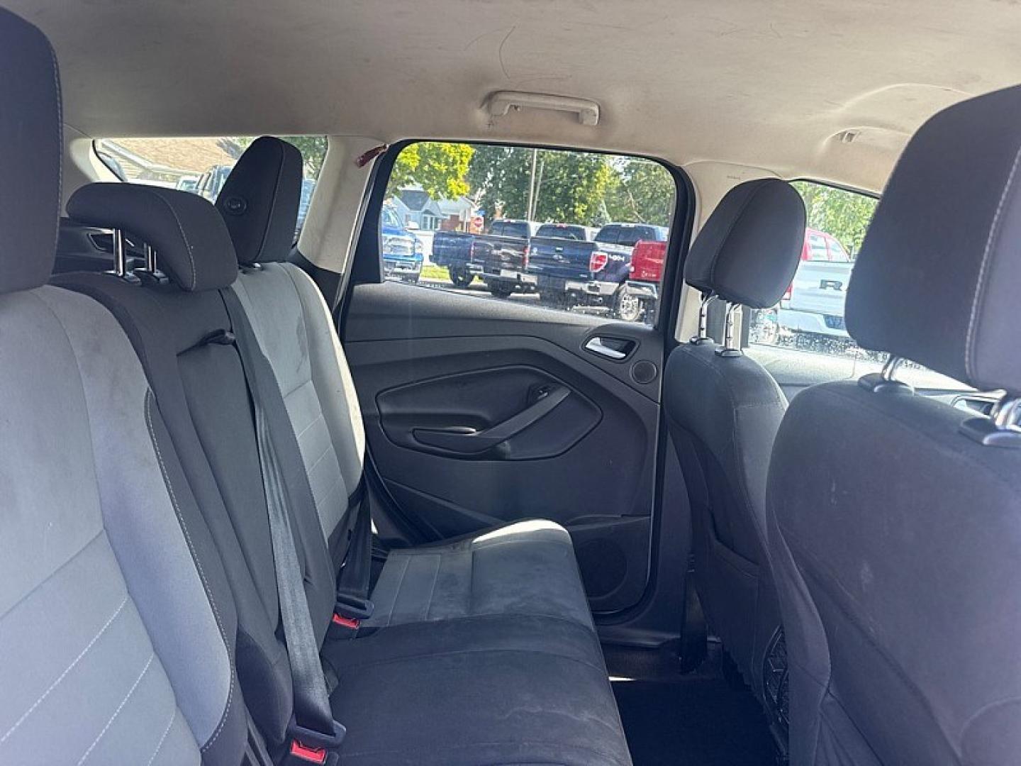 2016 WHITE /TAN Ford Escape SE FWD (1FMCU0GX8GU) with an 1.6L L4 DOHC 16V engine, 6A transmission, located at 3304 Woodville Road, Northwood, OH, 43619, (419) 210-8019, 41.612694, -83.480743 - Your #1 Destination for Auto Loans and mdash;No Matter Your Credit!At our dealership, we believe everyone deserves the opportunity to drive their dream car and mdash;whether you have good credit, bad credit, or no credit at all. With a wide selection of hundreds of cars, trucks, and SUVs, you'll fin- Photo#13