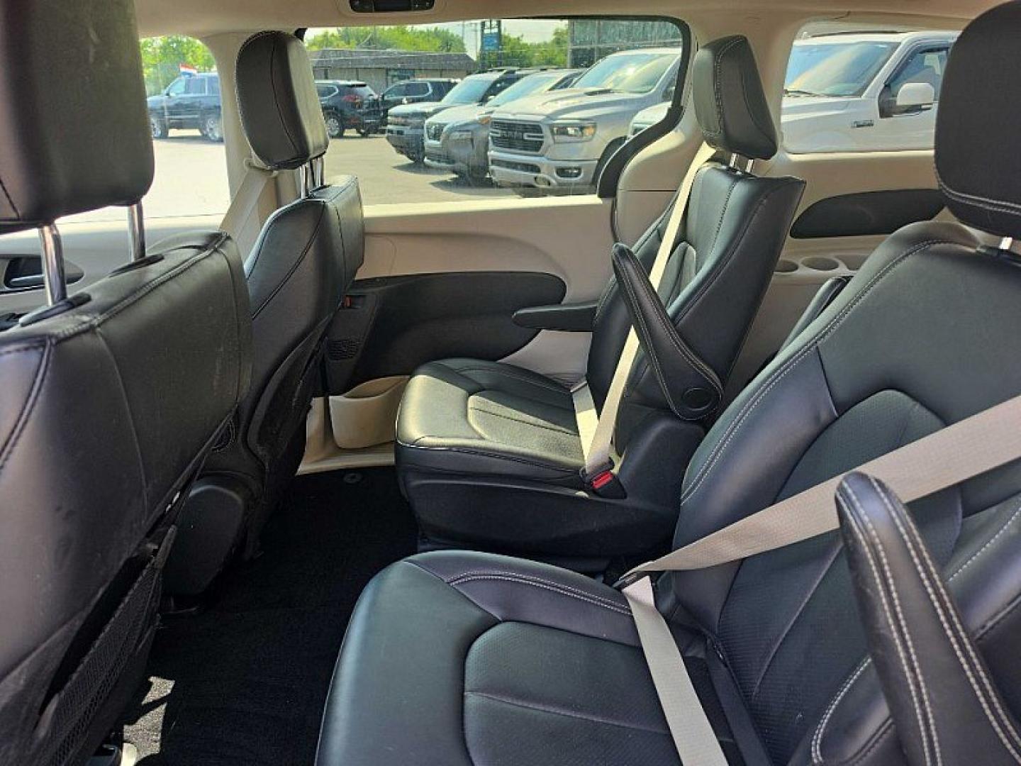 2024 WHITE /BLACK Chrysler Pacifica Hybrid Limited (2C4RC1S7XRR) with an 3.6L V6 DOHC 24V HYBRID engine, CVT transmission, located at 3304 Woodville Road, Northwood, OH, 43619, (419) 210-8019, 41.612694, -83.480743 - Your #1 Destination for Auto Loans and mdash;No Matter Your Credit!At our dealership, we believe everyone deserves the opportunity to drive their dream car and mdash;whether you have good credit, bad credit, or no credit at all. With a wide selection of hundreds of cars, trucks, and SUVs, you'll fin- Photo#10