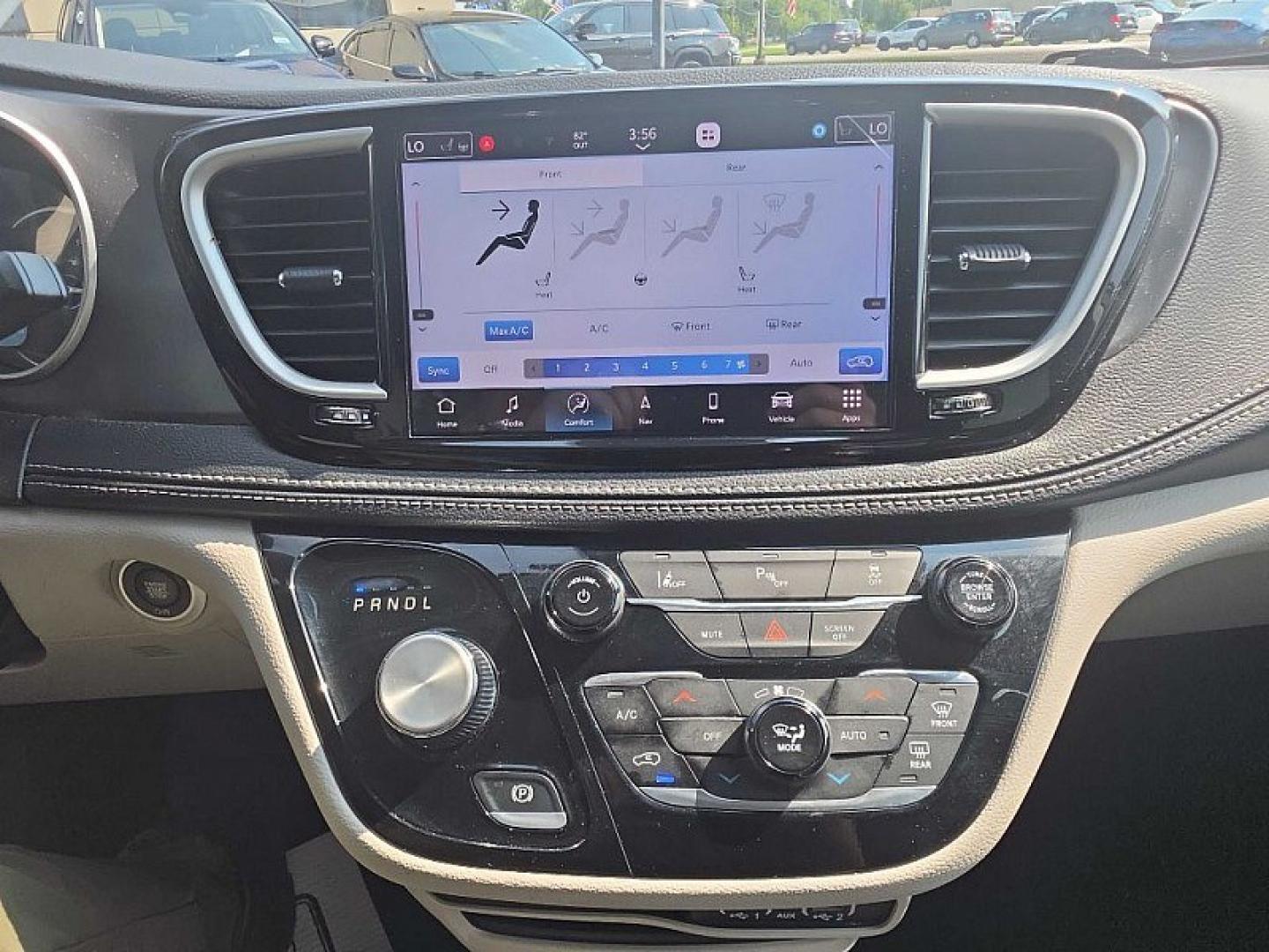 2024 WHITE /BLACK Chrysler Pacifica Hybrid Limited (2C4RC1S7XRR) with an 3.6L V6 DOHC 24V HYBRID engine, CVT transmission, located at 3304 Woodville Road, Northwood, OH, 43619, (419) 210-8019, 41.612694, -83.480743 - Your #1 Destination for Auto Loans and mdash;No Matter Your Credit!At our dealership, we believe everyone deserves the opportunity to drive their dream car and mdash;whether you have good credit, bad credit, or no credit at all. With a wide selection of hundreds of cars, trucks, and SUVs, you'll fin- Photo#19