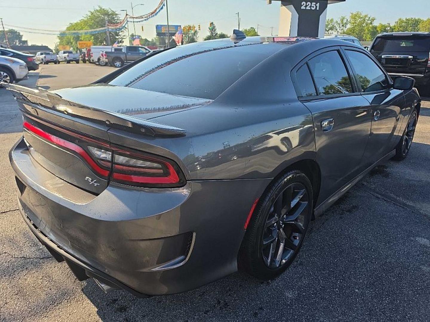 2021 GRAY /BLACK Dodge Charger R/T (2C3CDXCT9MH) with an 5.7L V8 OHV 16V engine, 8A transmission, located at 3304 Woodville Road, Northwood, OH, 43619, (419) 210-8019, 41.612694, -83.480743 - Your #1 Destination for Auto Loans and mdash;No Matter Your Credit!At our dealership, we believe everyone deserves the opportunity to drive their dream car and mdash;whether you have good credit, bad credit, or no credit at all. With a wide selection of hundreds of cars, trucks, and SUVs, you'll fin- Photo#4