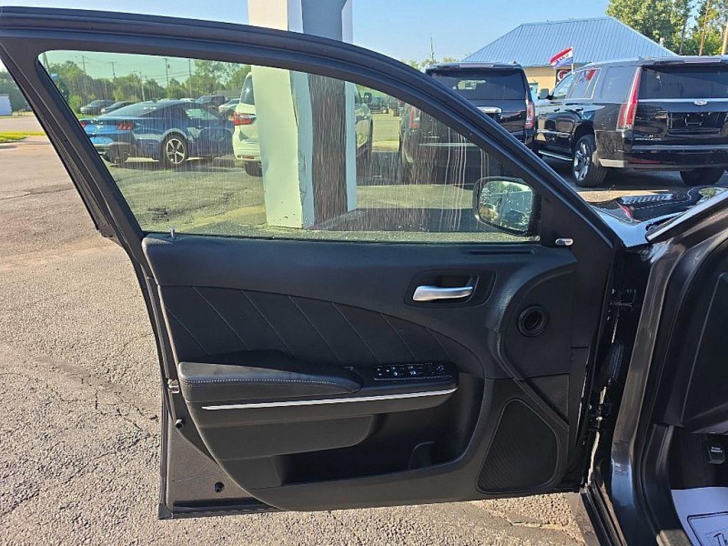 2021 GRAY /BLACK Dodge Charger R/T (2C3CDXCT9MH) with an 5.7L V8 OHV 16V engine, 8A transmission, located at 3304 Woodville Road, Northwood, OH, 43619, (419) 210-8019, 41.612694, -83.480743 - Your #1 Destination for Auto Loans and mdash;No Matter Your Credit!At our dealership, we believe everyone deserves the opportunity to drive their dream car and mdash;whether you have good credit, bad credit, or no credit at all. With a wide selection of hundreds of cars, trucks, and SUVs, you'll fin- Photo#8