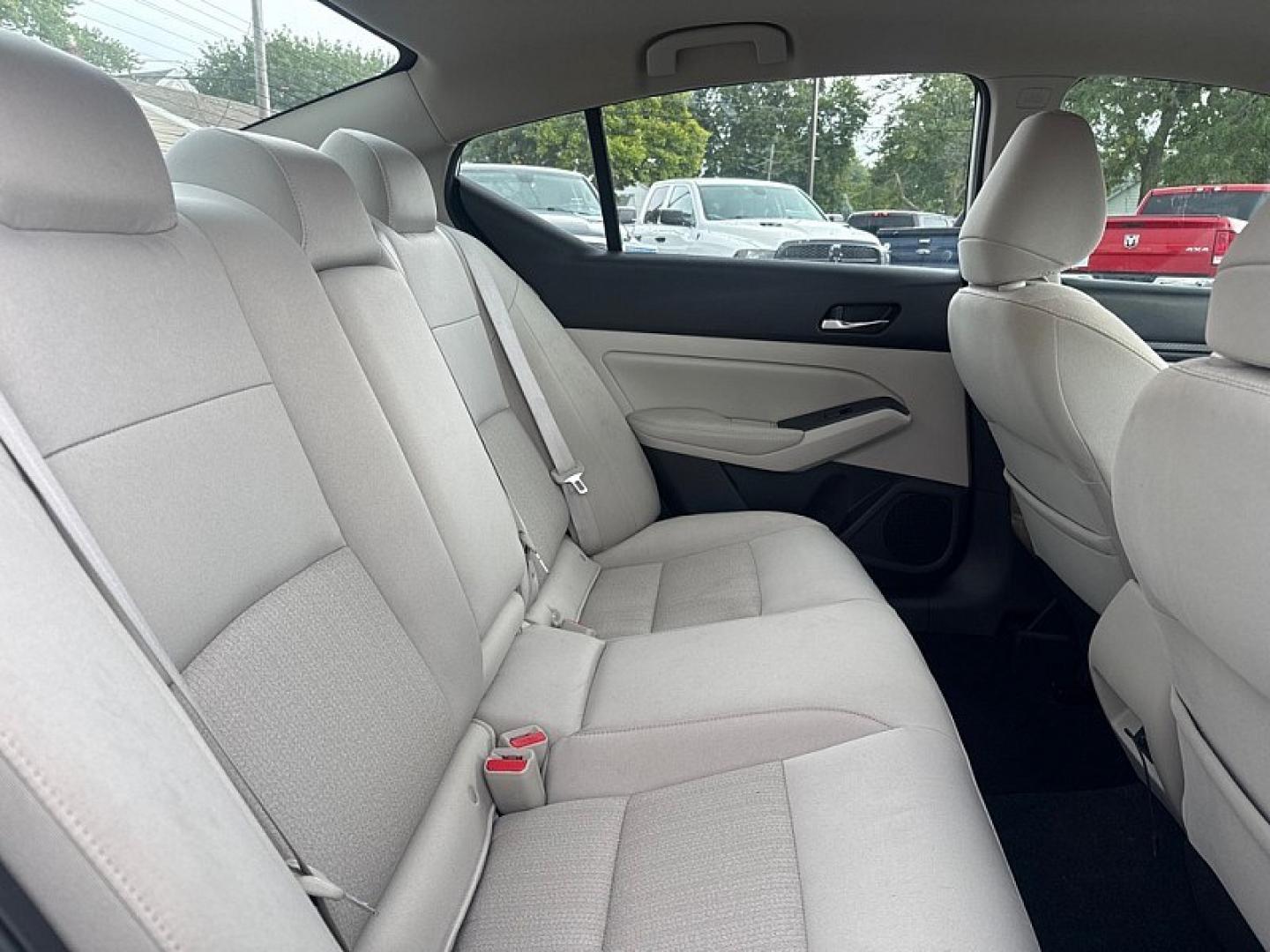 2020 WHITE /TAN Nissan Altima 2.5 S AWD (1N4BL4BW7LC) with an 2.5L L4 DOHC 16V engine, CVT transmission, located at 3304 Woodville Road, Northwood, OH, 43619, (419) 210-8019, 41.612694, -83.480743 - Your #1 Destination for Auto Loans and mdash;No Matter Your Credit!At our dealership, we believe everyone deserves the opportunity to drive their dream car and mdash;whether you have good credit, bad credit, or no credit at all. With a wide selection of hundreds of cars, trucks, and SUVs, you'll fin- Photo#14