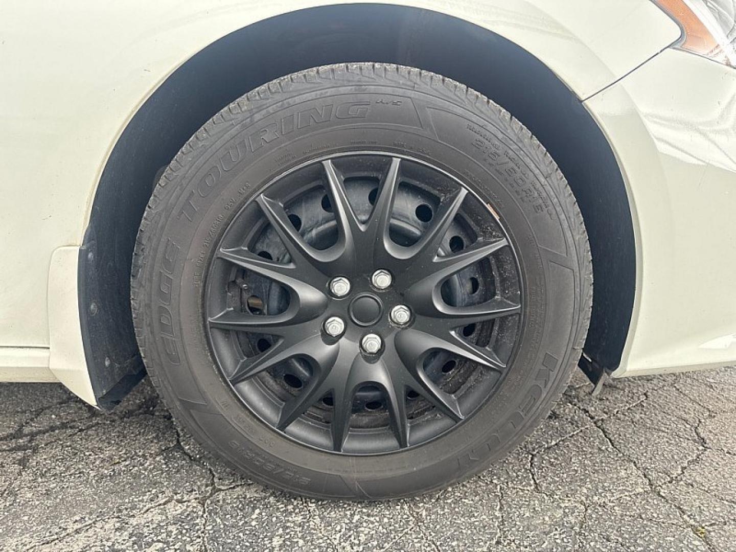 2020 WHITE /TAN Nissan Altima 2.5 S AWD (1N4BL4BW7LC) with an 2.5L L4 DOHC 16V engine, CVT transmission, located at 3304 Woodville Road, Northwood, OH, 43619, (419) 210-8019, 41.612694, -83.480743 - Your #1 Destination for Auto Loans and mdash;No Matter Your Credit!At our dealership, we believe everyone deserves the opportunity to drive their dream car and mdash;whether you have good credit, bad credit, or no credit at all. With a wide selection of hundreds of cars, trucks, and SUVs, you'll fin- Photo#17