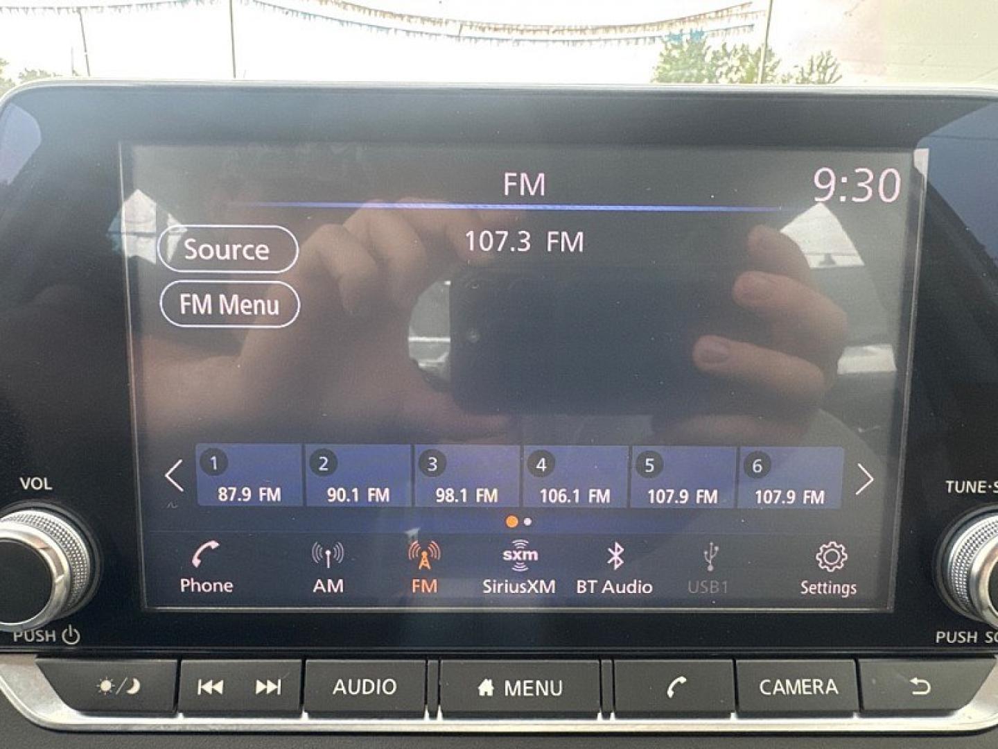 2020 WHITE /TAN Nissan Altima 2.5 S AWD (1N4BL4BW7LC) with an 2.5L L4 DOHC 16V engine, CVT transmission, located at 3304 Woodville Road, Northwood, OH, 43619, (419) 210-8019, 41.612694, -83.480743 - Your #1 Destination for Auto Loans and mdash;No Matter Your Credit!At our dealership, we believe everyone deserves the opportunity to drive their dream car and mdash;whether you have good credit, bad credit, or no credit at all. With a wide selection of hundreds of cars, trucks, and SUVs, you'll fin- Photo#20