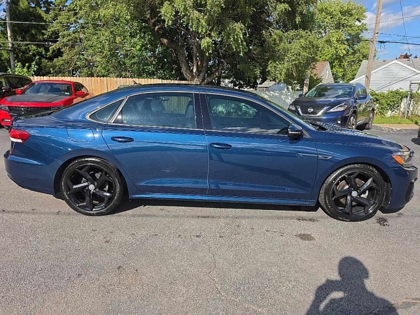 2022 BLUE /GRAY Volkswagen Passat R-Line (1VWMA7A3XNC) with an 2.0L L4 DOHC 16V engine, 6A transmission, located at 3304 Woodville Road, Northwood, OH, 43619, (419) 210-8019, 41.612694, -83.480743 - Your #1 Destination for Auto Loans and mdash;No Matter Your Credit!At our dealership, we believe everyone deserves the opportunity to drive their dream car and mdash;whether you have good credit, bad credit, or no credit at all. With a wide selection of hundreds of cars, trucks, and SUVs, you'll fin- Photo#5
