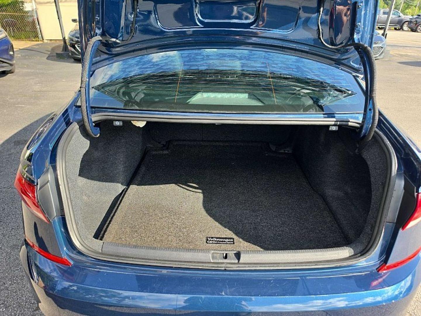 2022 BLUE /GRAY Volkswagen Passat R-Line (1VWMA7A3XNC) with an 2.0L L4 DOHC 16V engine, 6A transmission, located at 3304 Woodville Road, Northwood, OH, 43619, (419) 210-8019, 41.612694, -83.480743 - Your #1 Destination for Auto Loans and mdash;No Matter Your Credit!At our dealership, we believe everyone deserves the opportunity to drive their dream car and mdash;whether you have good credit, bad credit, or no credit at all. With a wide selection of hundreds of cars, trucks, and SUVs, you'll fin- Photo#12
