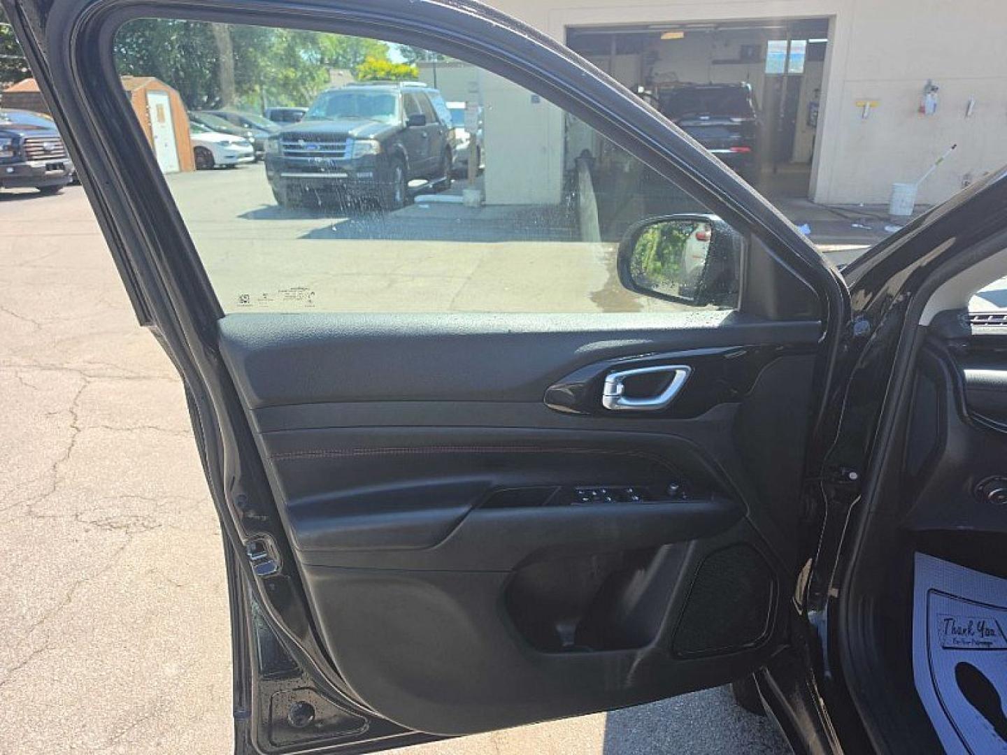 2022 BLACK /BLACK Jeep Compass Trailhawk 4WD (3C4NJDDB0NT) with an 2.4L L4 DOHC 16V engine, 9A transmission, located at 3304 Woodville Road, Northwood, OH, 43619, (419) 210-8019, 41.612694, -83.480743 - Your #1 Destination for Auto Loans and mdash;No Matter Your Credit!At our dealership, we believe everyone deserves the opportunity to drive their dream car and mdash;whether you have good credit, bad credit, or no credit at all. With a wide selection of hundreds of cars, trucks, and SUVs, you'll fin- Photo#8