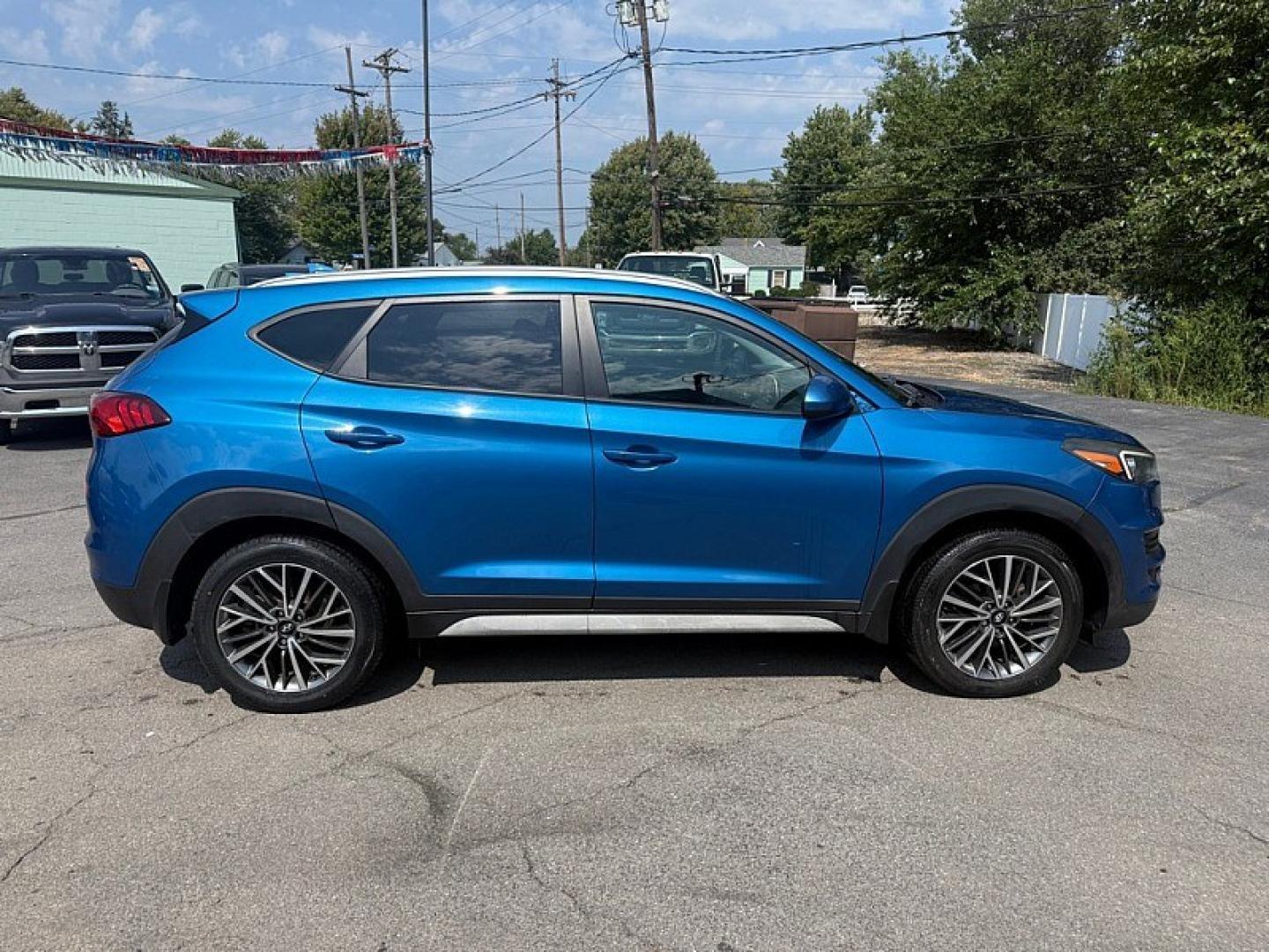 2019 BLUE /BLACK Hyundai Tucson Limited AWD (KM8J3CAL3KU) with an 2.4L L4 DOHC 16V engine, 6A transmission, located at 3304 Woodville Road, Northwood, OH, 43619, (419) 210-8019, 41.612694, -83.480743 - Your #1 Destination for Auto Loans and mdash;No Matter Your Credit!At our dealership, we believe everyone deserves the opportunity to drive their dream car and mdash;whether you have good credit, bad credit, or no credit at all. With a wide selection of hundreds of cars, trucks, and SUVs, you'll fin- Photo#5