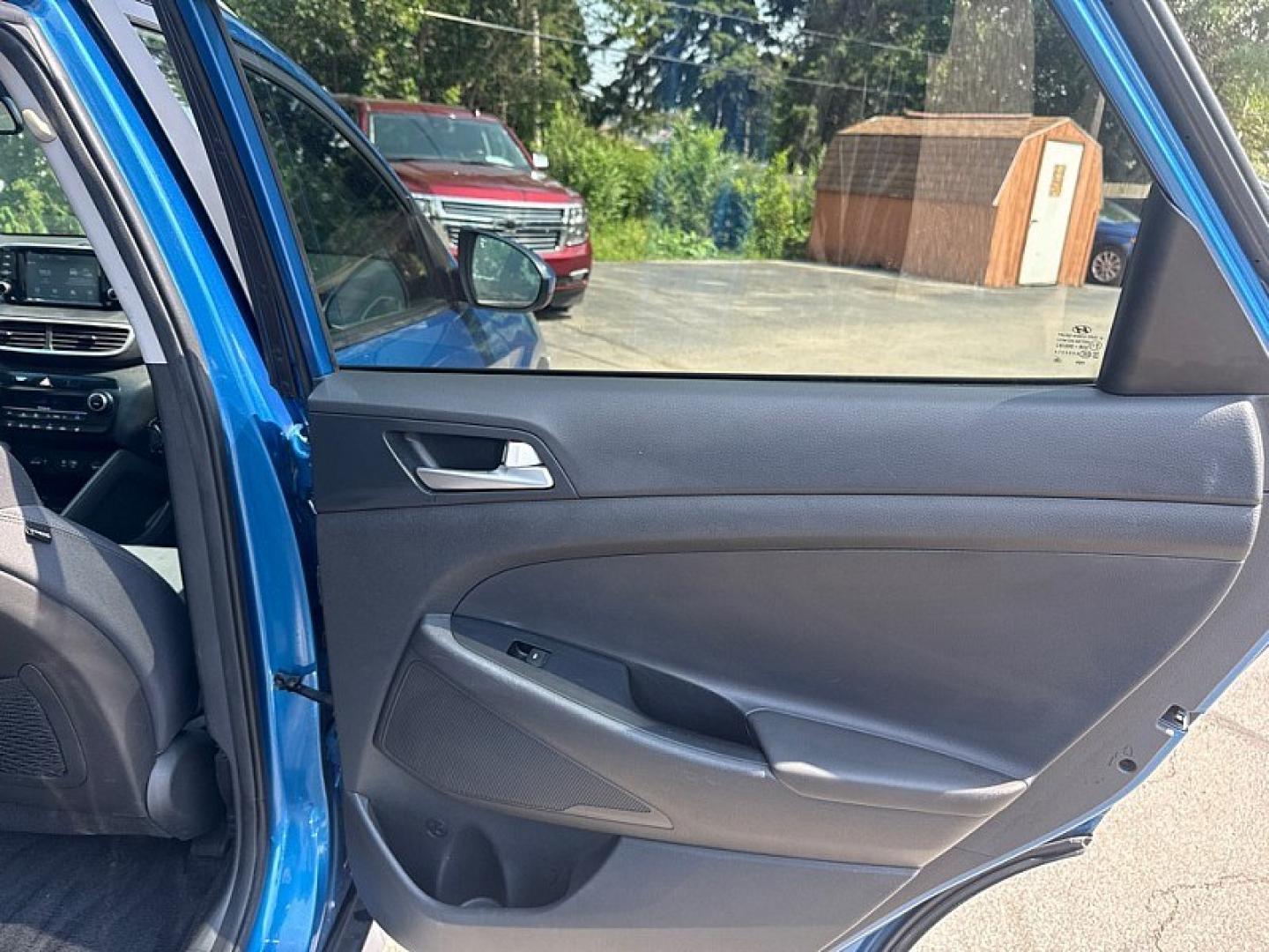 2019 BLUE /BLACK Hyundai Tucson Limited AWD (KM8J3CAL3KU) with an 2.4L L4 DOHC 16V engine, 6A transmission, located at 3304 Woodville Road, Northwood, OH, 43619, (419) 210-8019, 41.612694, -83.480743 - Your #1 Destination for Auto Loans and mdash;No Matter Your Credit!At our dealership, we believe everyone deserves the opportunity to drive their dream car and mdash;whether you have good credit, bad credit, or no credit at all. With a wide selection of hundreds of cars, trucks, and SUVs, you'll fin- Photo#11