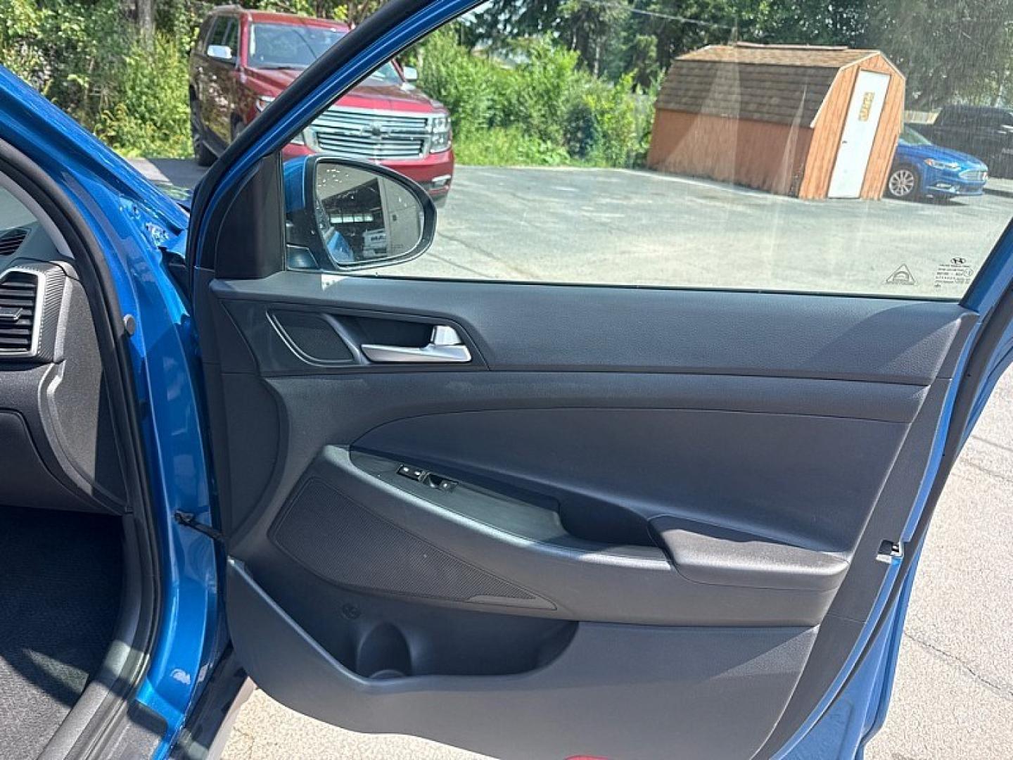 2019 BLUE /BLACK Hyundai Tucson Limited AWD (KM8J3CAL3KU) with an 2.4L L4 DOHC 16V engine, 6A transmission, located at 3304 Woodville Road, Northwood, OH, 43619, (419) 210-8019, 41.612694, -83.480743 - Your #1 Destination for Auto Loans and mdash;No Matter Your Credit!At our dealership, we believe everyone deserves the opportunity to drive their dream car and mdash;whether you have good credit, bad credit, or no credit at all. With a wide selection of hundreds of cars, trucks, and SUVs, you'll fin- Photo#13
