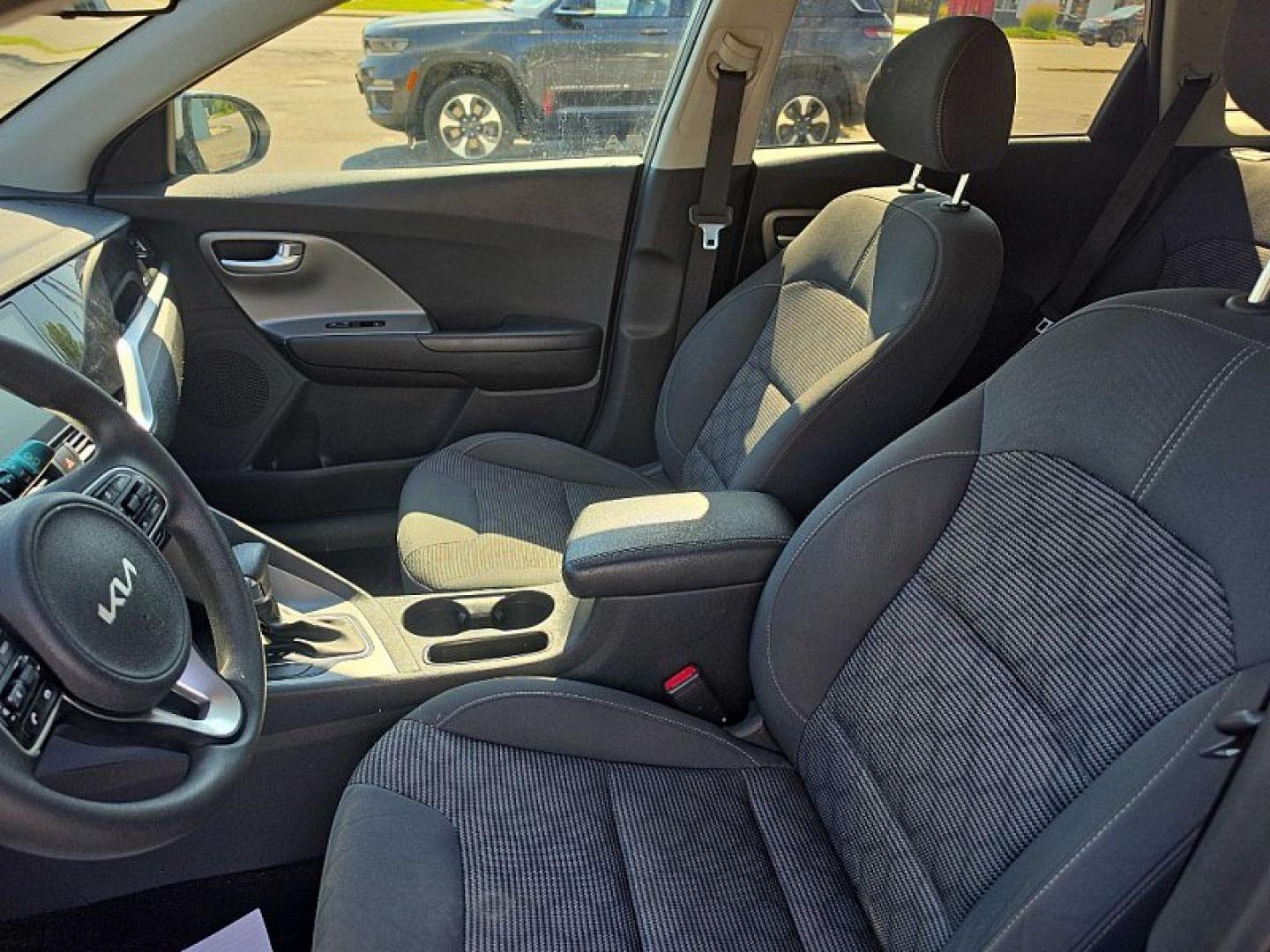 2022 GRAY /BLACK Kia Niro LX (KNDCB3LC5N5) with an 1.6L L4 DOHC 16V HYBRID engine, 6A transmission, located at 3304 Woodville Road, Northwood, OH, 43619, (419) 210-8019, 41.612694, -83.480743 - Your #1 Destination for Auto Loans and mdash;No Matter Your Credit!At our dealership, we believe everyone deserves the opportunity to drive their dream car and mdash;whether you have good credit, bad credit, or no credit at all. With a wide selection of hundreds of cars, trucks, and SUVs, you'll fin- Photo#9