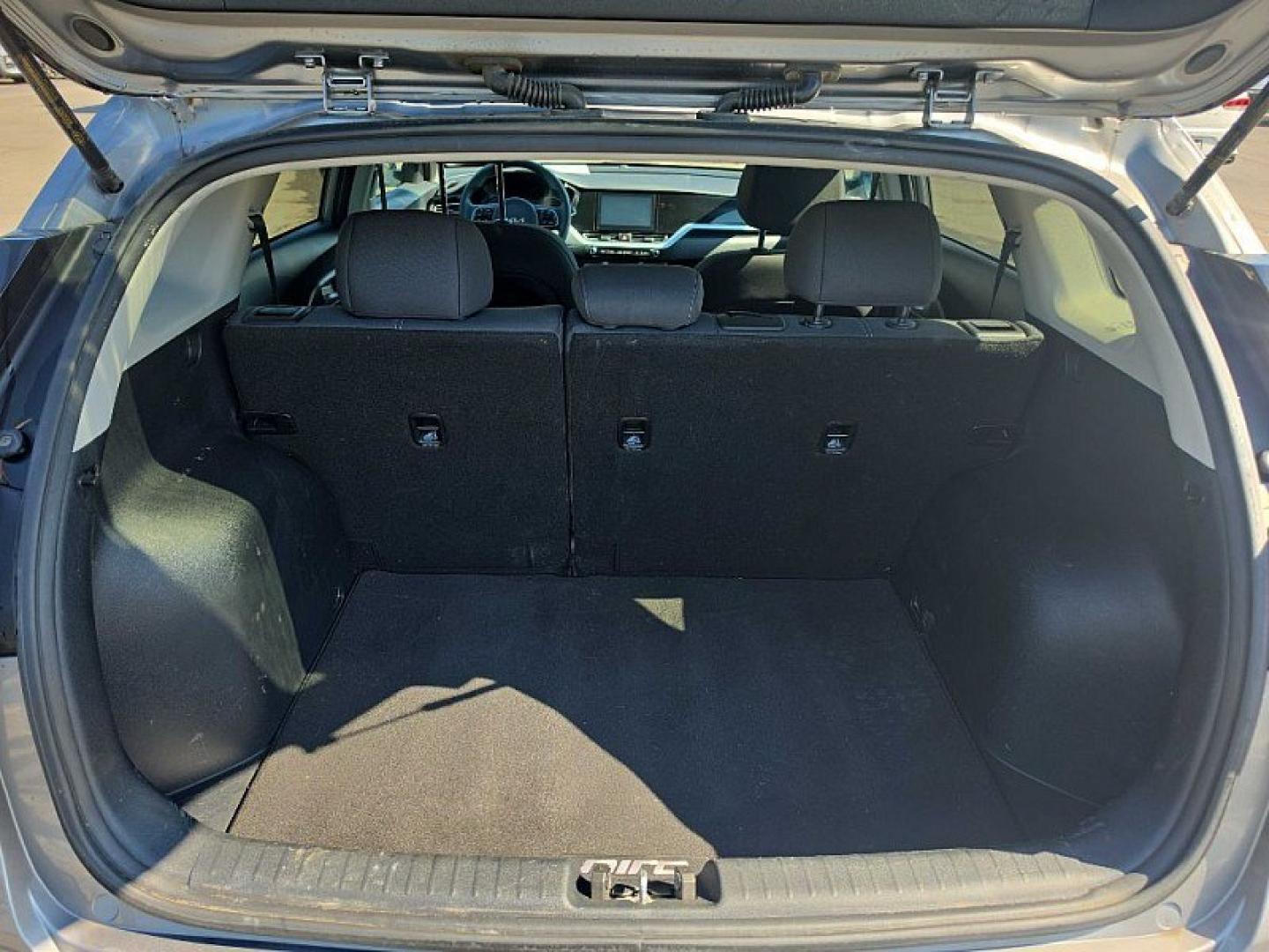 2022 GRAY /BLACK Kia Niro LX (KNDCB3LC5N5) with an 1.6L L4 DOHC 16V HYBRID engine, 6A transmission, located at 3304 Woodville Road, Northwood, OH, 43619, (419) 210-8019, 41.612694, -83.480743 - Your #1 Destination for Auto Loans and mdash;No Matter Your Credit!At our dealership, we believe everyone deserves the opportunity to drive their dream car and mdash;whether you have good credit, bad credit, or no credit at all. With a wide selection of hundreds of cars, trucks, and SUVs, you'll fin- Photo#12