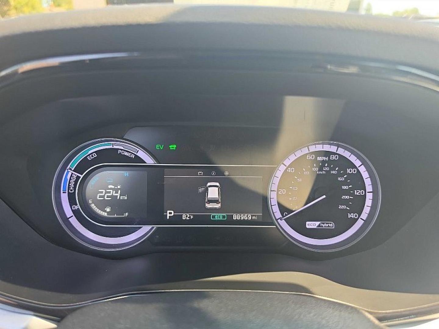 2022 GRAY /BLACK Kia Niro LX (KNDCB3LC5N5) with an 1.6L L4 DOHC 16V HYBRID engine, 6A transmission, located at 3304 Woodville Road, Northwood, OH, 43619, (419) 210-8019, 41.612694, -83.480743 - Your #1 Destination for Auto Loans and mdash;No Matter Your Credit!At our dealership, we believe everyone deserves the opportunity to drive their dream car and mdash;whether you have good credit, bad credit, or no credit at all. With a wide selection of hundreds of cars, trucks, and SUVs, you'll fin- Photo#18
