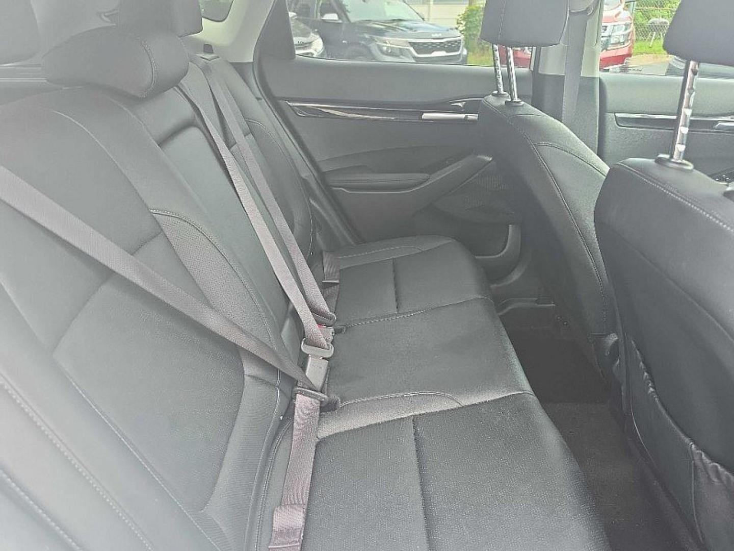 2022 WHITE /BLACK Kia Seltos SX (KNDETCA23N7) with an 1.6L L4 DOHC 16V TURBO engine, CVT transmission, located at 3304 Woodville Road, Northwood, OH, 43619, (419) 210-8019, 41.612694, -83.480743 - Your #1 Destination for Auto Loans and mdash;No Matter Your Credit!At our dealership, we believe everyone deserves the opportunity to drive their dream car and mdash;whether you have good credit, bad credit, or no credit at all. With a wide selection of hundreds of cars, trucks, and SUVs, you'll fin- Photo#14