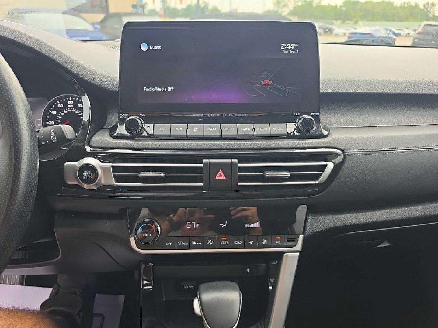 2022 WHITE /BLACK Kia Seltos SX (KNDETCA23N7) with an 1.6L L4 DOHC 16V TURBO engine, CVT transmission, located at 3304 Woodville Road, Northwood, OH, 43619, (419) 210-8019, 41.612694, -83.480743 - Your #1 Destination for Auto Loans and mdash;No Matter Your Credit!At our dealership, we believe everyone deserves the opportunity to drive their dream car and mdash;whether you have good credit, bad credit, or no credit at all. With a wide selection of hundreds of cars, trucks, and SUVs, you'll fin- Photo#20