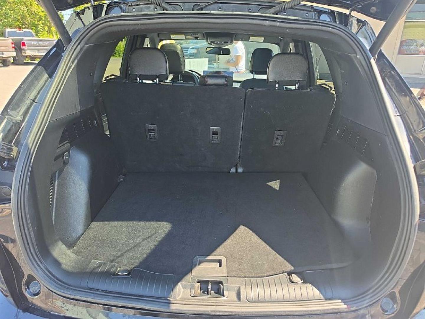 2023 BLACK /BLACK Ford Escape ST-Line Elite Hybrid AWD (1FMCU9PZ1PU) with an 2.5L L4 DOHC 16V HYBRID engine, 8A transmission, located at 3304 Woodville Road, Northwood, OH, 43619, (419) 210-8019, 41.612694, -83.480743 - Your #1 Destination for Auto Loans and mdash;No Matter Your Credit!At our dealership, we believe everyone deserves the opportunity to drive their dream car and mdash;whether you have good credit, bad credit, or no credit at all. With a wide selection of hundreds of cars, trucks, and SUVs, you'll fin- Photo#12