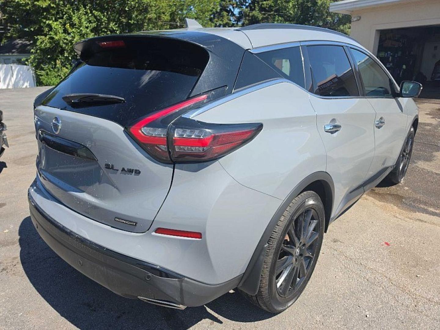 2021 GRAY /BLACK Nissan Murano SL AWD (5N1AZ2CS3MC) with an 3.5L V6 DOHC 24V engine, CVT transmission, located at 3304 Woodville Road, Northwood, OH, 43619, (419) 210-8019, 41.612694, -83.480743 - Your #1 Destination for Auto Loans and mdash;No Matter Your Credit!At our dealership, we believe everyone deserves the opportunity to drive their dream car and mdash;whether you have good credit, bad credit, or no credit at all. With a wide selection of hundreds of cars, trucks, and SUVs, you'll fin- Photo#4