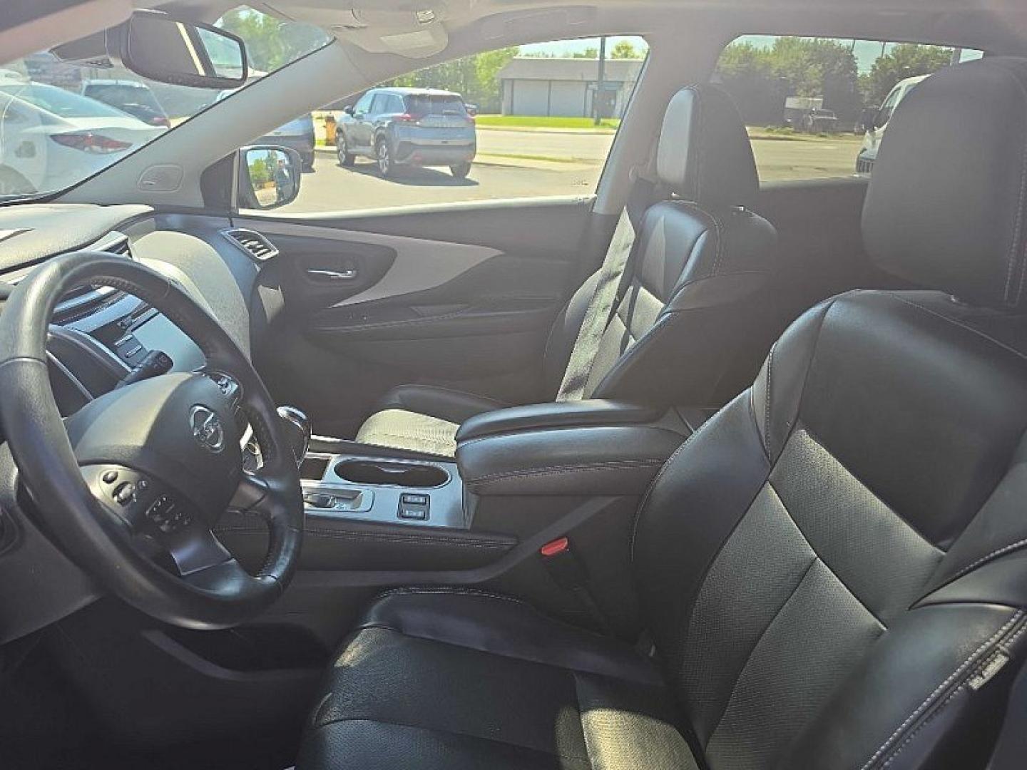 2021 GRAY /BLACK Nissan Murano SL AWD (5N1AZ2CS3MC) with an 3.5L V6 DOHC 24V engine, CVT transmission, located at 3304 Woodville Road, Northwood, OH, 43619, (419) 210-8019, 41.612694, -83.480743 - Your #1 Destination for Auto Loans and mdash;No Matter Your Credit!At our dealership, we believe everyone deserves the opportunity to drive their dream car and mdash;whether you have good credit, bad credit, or no credit at all. With a wide selection of hundreds of cars, trucks, and SUVs, you'll fin- Photo#9