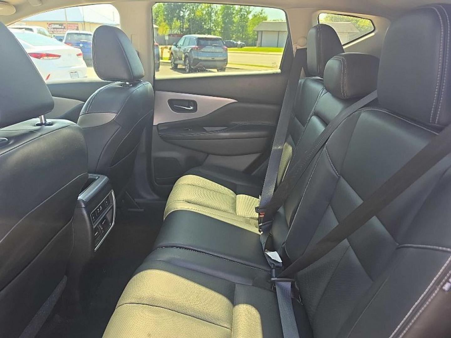 2021 GRAY /BLACK Nissan Murano SL AWD (5N1AZ2CS3MC) with an 3.5L V6 DOHC 24V engine, CVT transmission, located at 3304 Woodville Road, Northwood, OH, 43619, (419) 210-8019, 41.612694, -83.480743 - Your #1 Destination for Auto Loans and mdash;No Matter Your Credit!At our dealership, we believe everyone deserves the opportunity to drive their dream car and mdash;whether you have good credit, bad credit, or no credit at all. With a wide selection of hundreds of cars, trucks, and SUVs, you'll fin- Photo#12