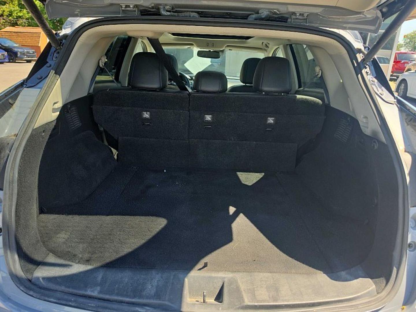 2021 GRAY /BLACK Nissan Murano SL AWD (5N1AZ2CS3MC) with an 3.5L V6 DOHC 24V engine, CVT transmission, located at 3304 Woodville Road, Northwood, OH, 43619, (419) 210-8019, 41.612694, -83.480743 - Your #1 Destination for Auto Loans and mdash;No Matter Your Credit!At our dealership, we believe everyone deserves the opportunity to drive their dream car and mdash;whether you have good credit, bad credit, or no credit at all. With a wide selection of hundreds of cars, trucks, and SUVs, you'll fin- Photo#14