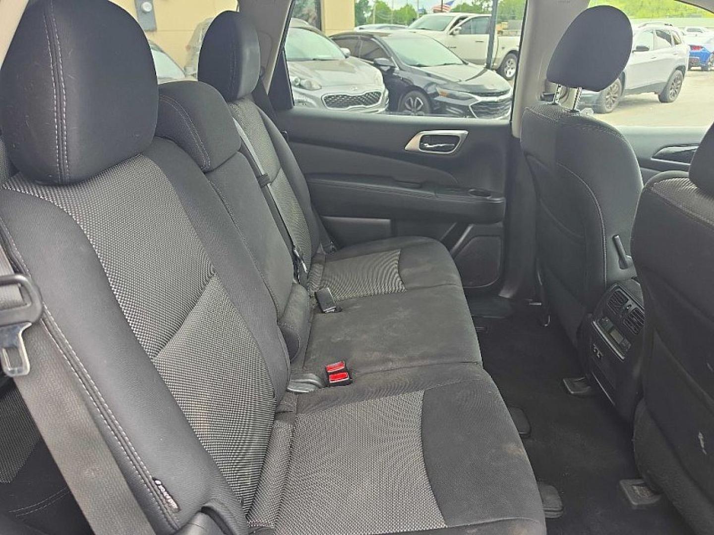 2019 GRAY /BLACK Nissan Pathfinder S 4WD (5N1DR2MM5KC) with an 3.5L V6 DOHC 24V engine, CVT transmission, located at 3304 Woodville Road, Northwood, OH, 43619, (419) 210-8019, 41.612694, -83.480743 - Your #1 Destination for Auto Loans and mdash;No Matter Your Credit!At our dealership, we believe everyone deserves the opportunity to drive their dream car and mdash;whether you have good credit, bad credit, or no credit at all. With a wide selection of hundreds of cars, trucks, and SUVs, you'll fin- Photo#15