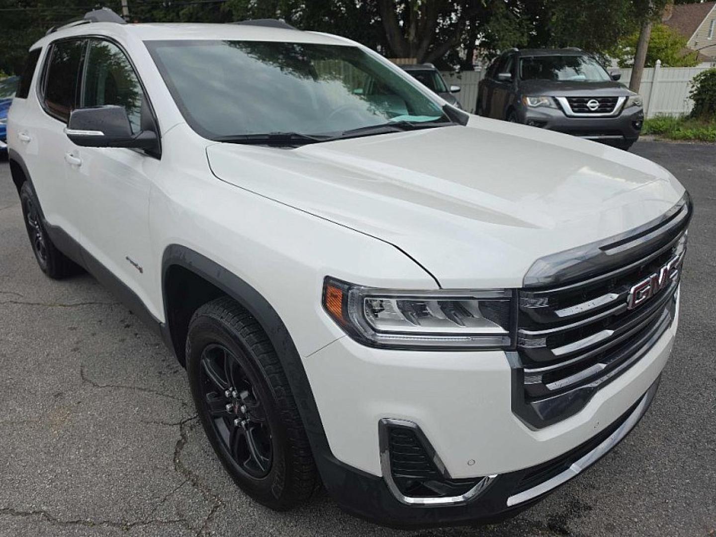 2021 WHITE /BLACK GMC Acadia SLE-2 FWD (1GKKNLLS6MZ) with an 3.6L V6 DOHC 24V engine, 6A transmission, located at 3304 Woodville Road, Northwood, OH, 43619, (419) 210-8019, 41.612694, -83.480743 - Your #1 Destination for Auto Loans and mdash;No Matter Your Credit!At our dealership, we believe everyone deserves the opportunity to drive their dream car and mdash;whether you have good credit, bad credit, or no credit at all. With a wide selection of hundreds of cars, trucks, and SUVs, you'll fin- Photo#6