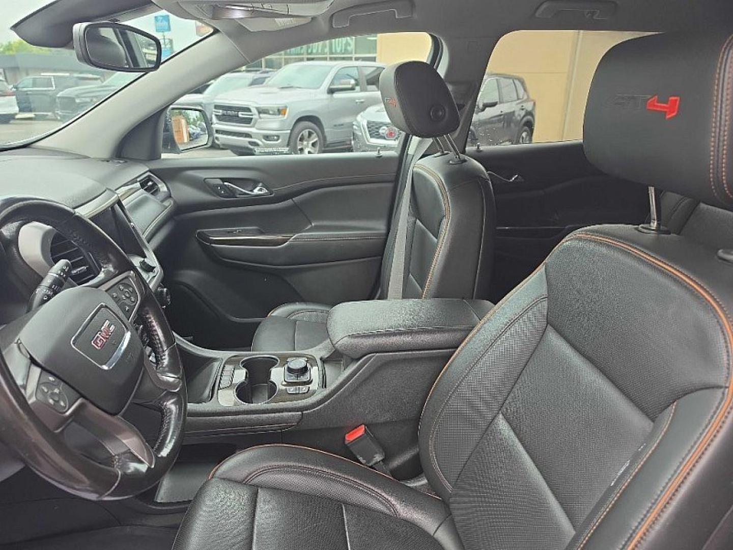 2021 WHITE /BLACK GMC Acadia SLE-2 FWD (1GKKNLLS6MZ) with an 3.6L V6 DOHC 24V engine, 6A transmission, located at 3304 Woodville Road, Northwood, OH, 43619, (419) 210-8019, 41.612694, -83.480743 - Your #1 Destination for Auto Loans and mdash;No Matter Your Credit!At our dealership, we believe everyone deserves the opportunity to drive their dream car and mdash;whether you have good credit, bad credit, or no credit at all. With a wide selection of hundreds of cars, trucks, and SUVs, you'll fin- Photo#9