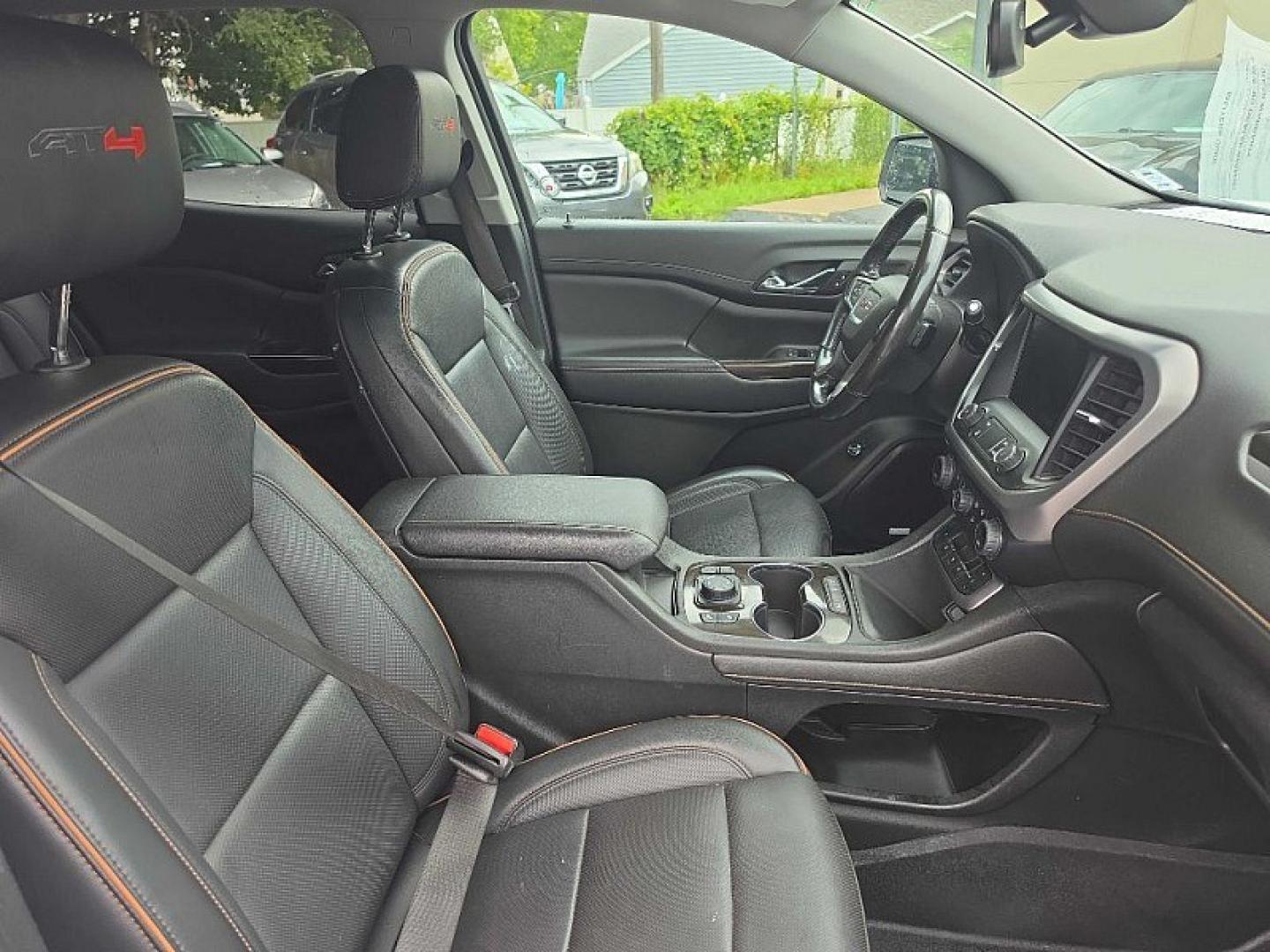 2021 WHITE /BLACK GMC Acadia SLE-2 FWD (1GKKNLLS6MZ) with an 3.6L V6 DOHC 24V engine, 6A transmission, located at 3304 Woodville Road, Northwood, OH, 43619, (419) 210-8019, 41.612694, -83.480743 - Your #1 Destination for Auto Loans and mdash;No Matter Your Credit!At our dealership, we believe everyone deserves the opportunity to drive their dream car and mdash;whether you have good credit, bad credit, or no credit at all. With a wide selection of hundreds of cars, trucks, and SUVs, you'll fin- Photo#18