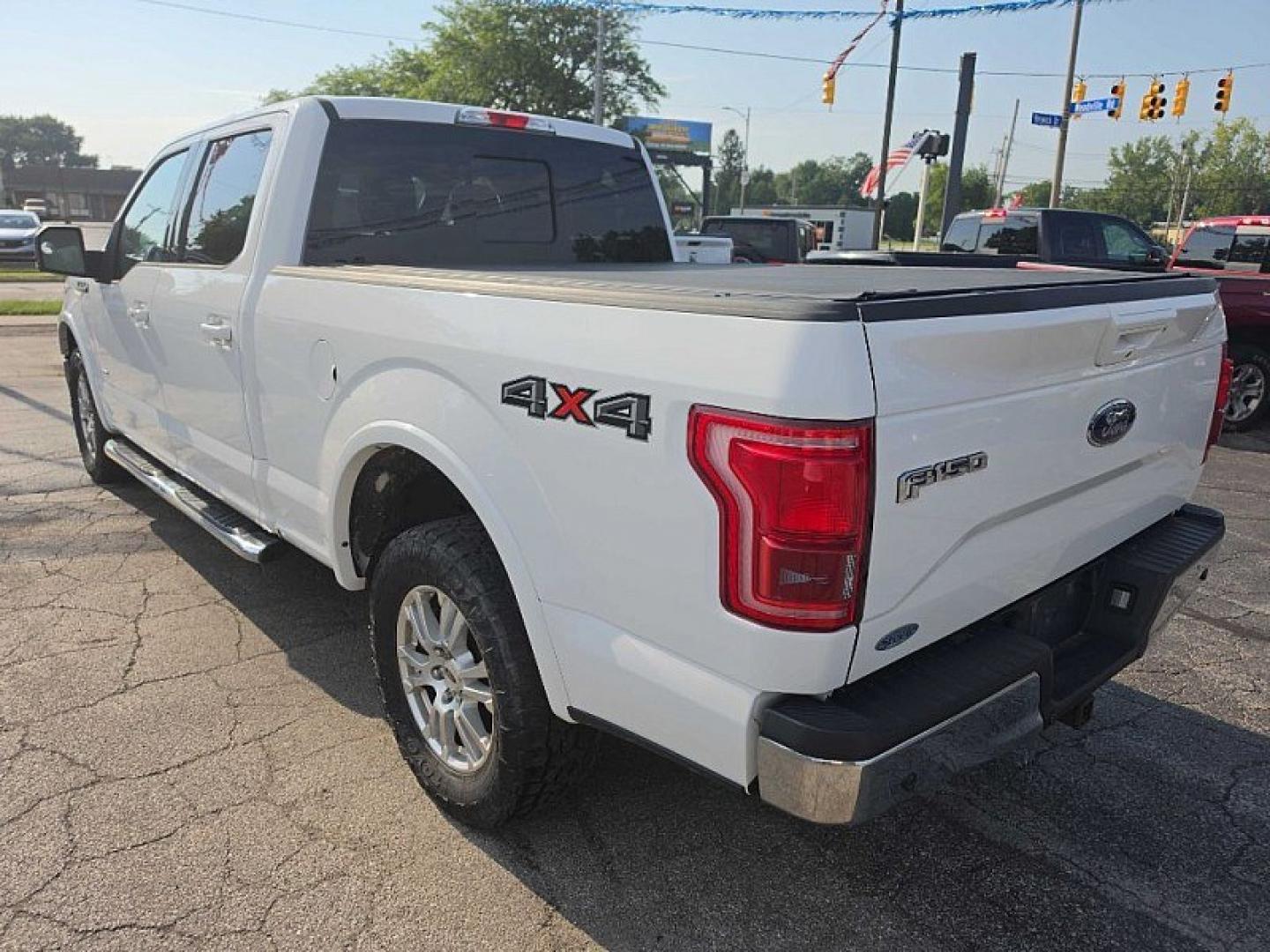 2016 WHITE /BLACK Ford F-150 XL SuperCrew 6.5-ft. Bed 4WD (1FTFW1EG2GF) with an 3.5 V6 engine, 6A transmission, located at 3304 Woodville Road, Northwood, OH, 43619, (419) 210-8019, 41.612694, -83.480743 - Your #1 Destination for Auto Loans and mdash;No Matter Your Credit!At our dealership, we believe everyone deserves the opportunity to drive their dream car and mdash;whether you have good credit, bad credit, or no credit at all. With a wide selection of hundreds of cars, trucks, and SUVs, you'll fin- Photo#3